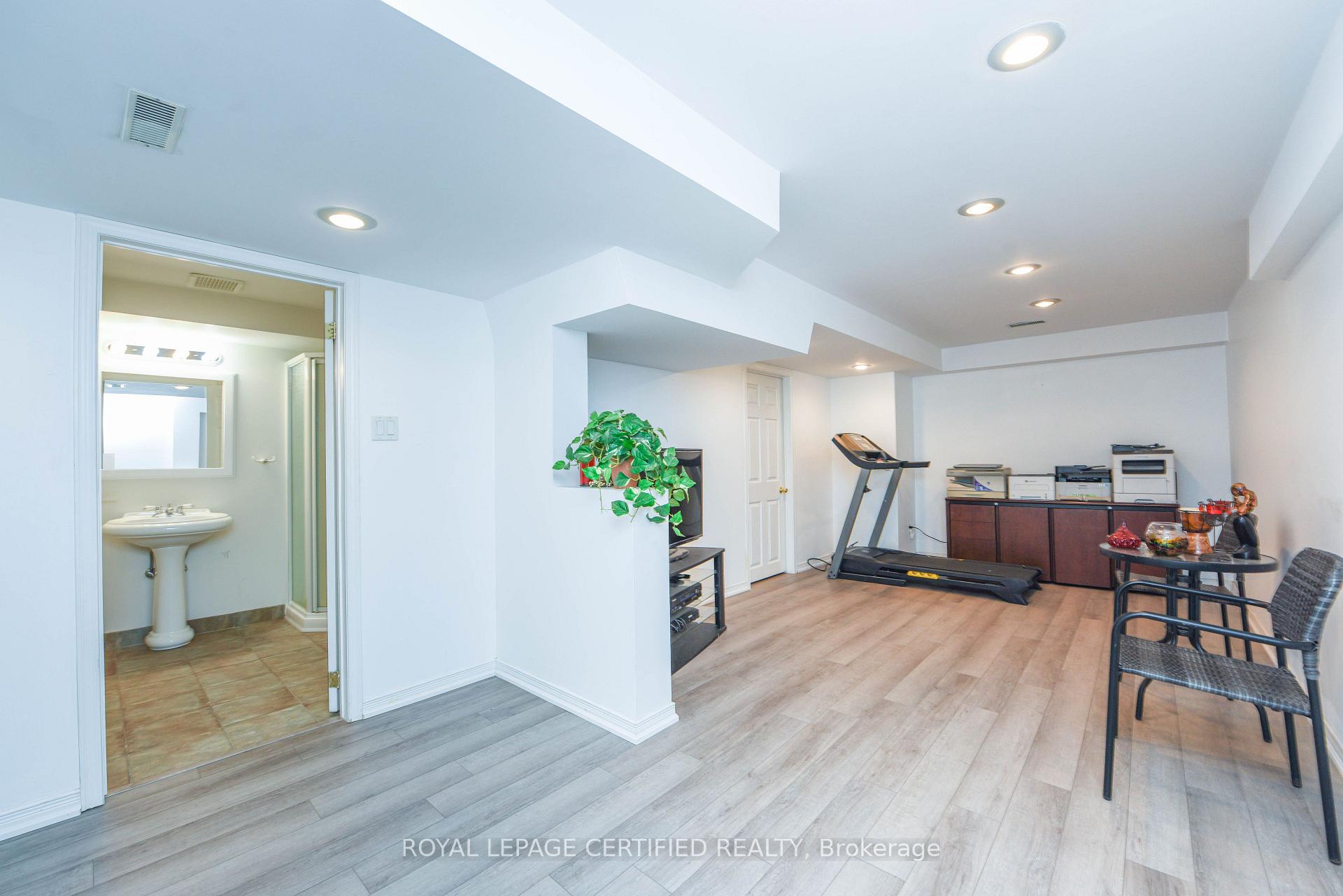 Photo 21 of 6037 Clover Ridge Crescent, Mississauga, Lisgar — HOMEH