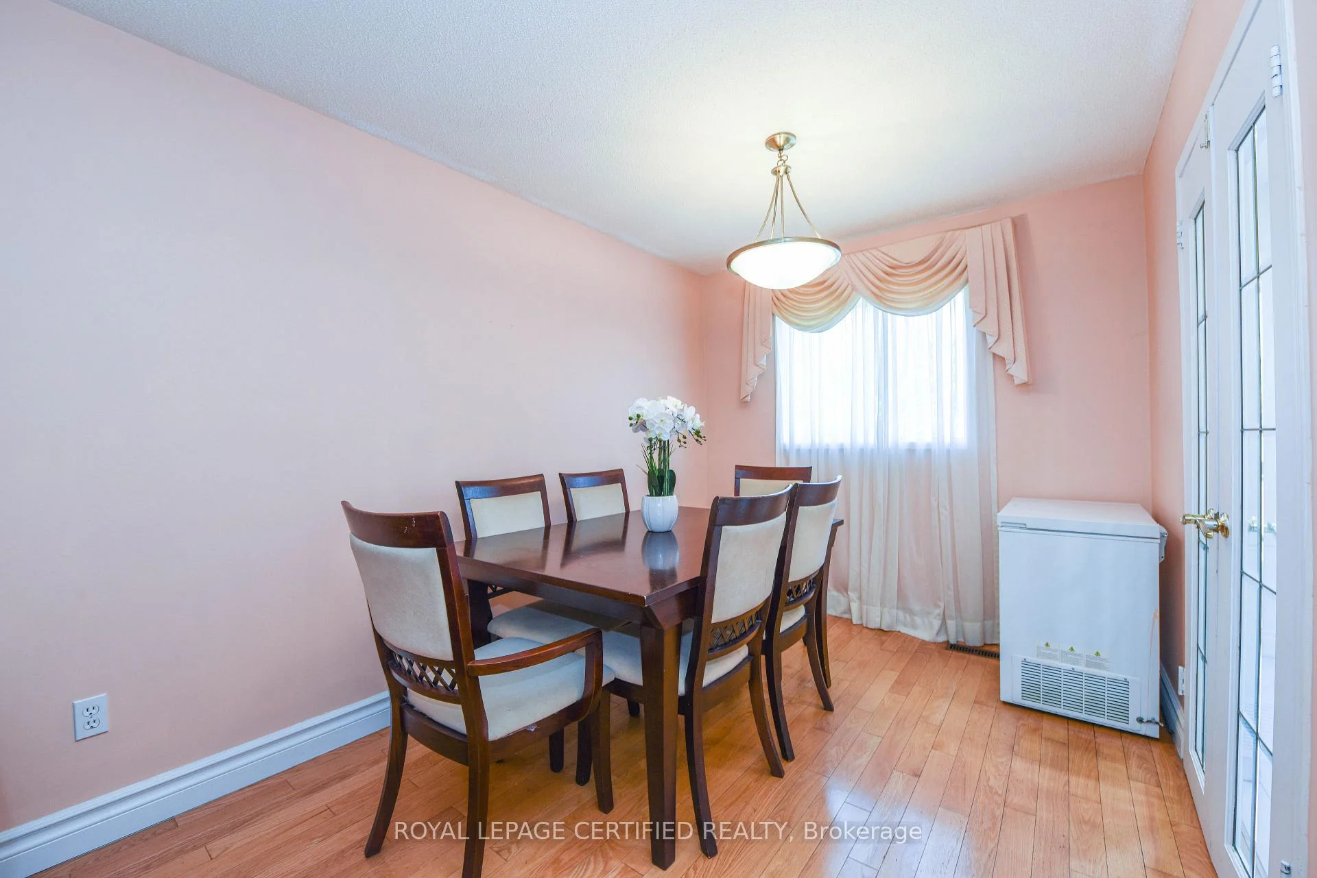 Photo 3 of 6037 Clover Ridge Crescent, Mississauga, Lisgar — HOMEH