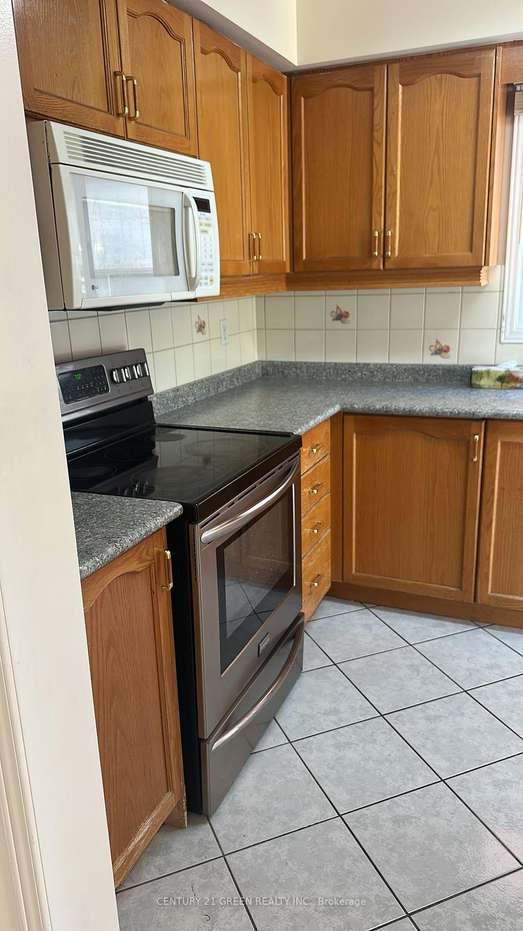 Photo 8 of 507 Wildgrass Road, Mississauga, Cooksville — HOMEH