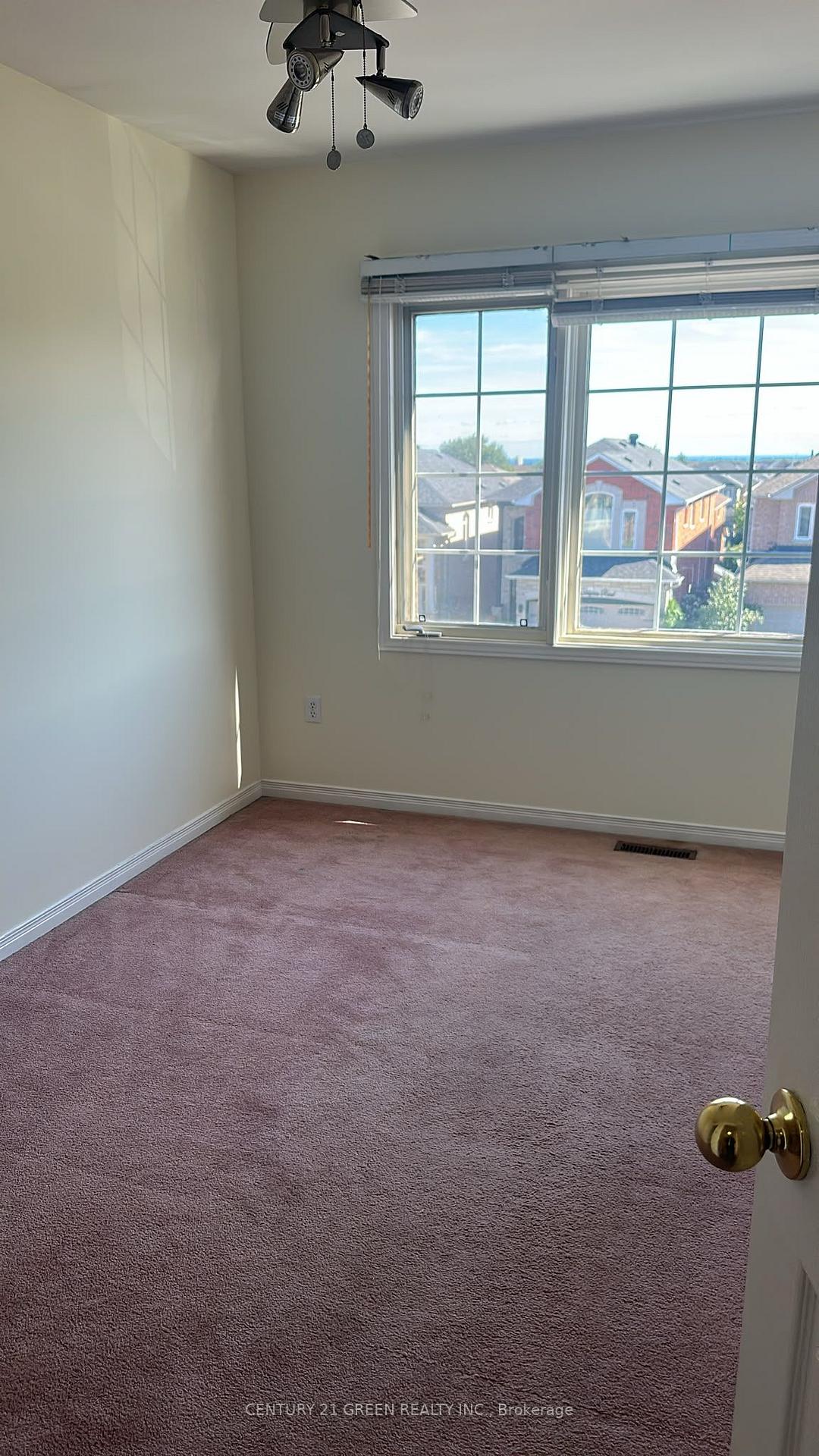 Photo 17 of 507 Wildgrass Road, Mississauga, Cooksville — HOMEH