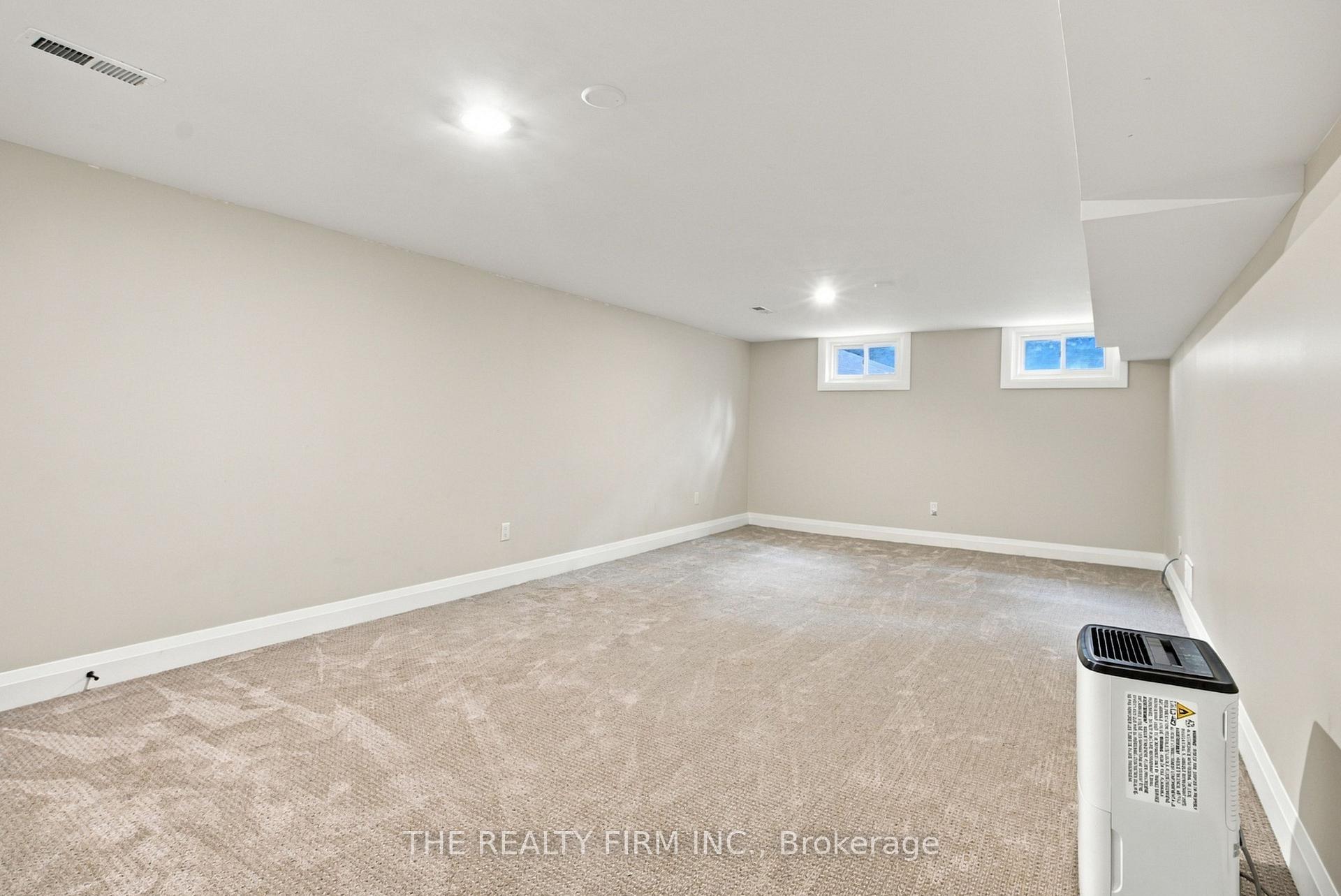 Photo 40 of 51 Hampton Crescent, London, North Q — HOMEH