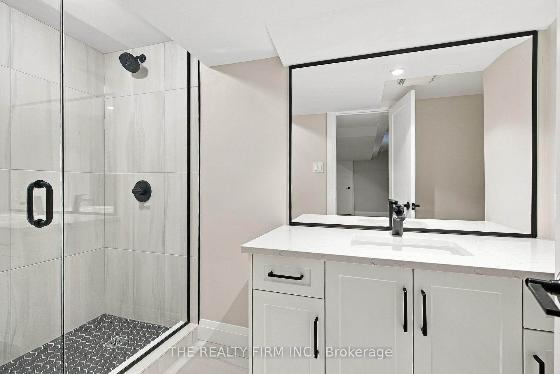 Photo 42 of 51 Hampton Crescent, London, North Q — HOMEH