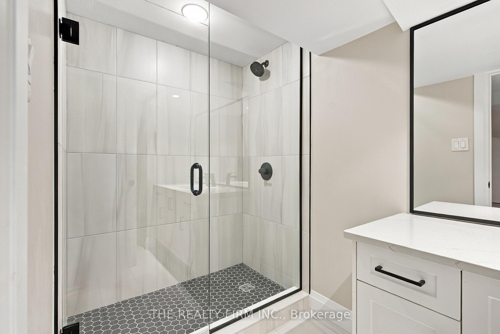 Photo 43 of 51 Hampton Crescent, London, North Q — HOMEH