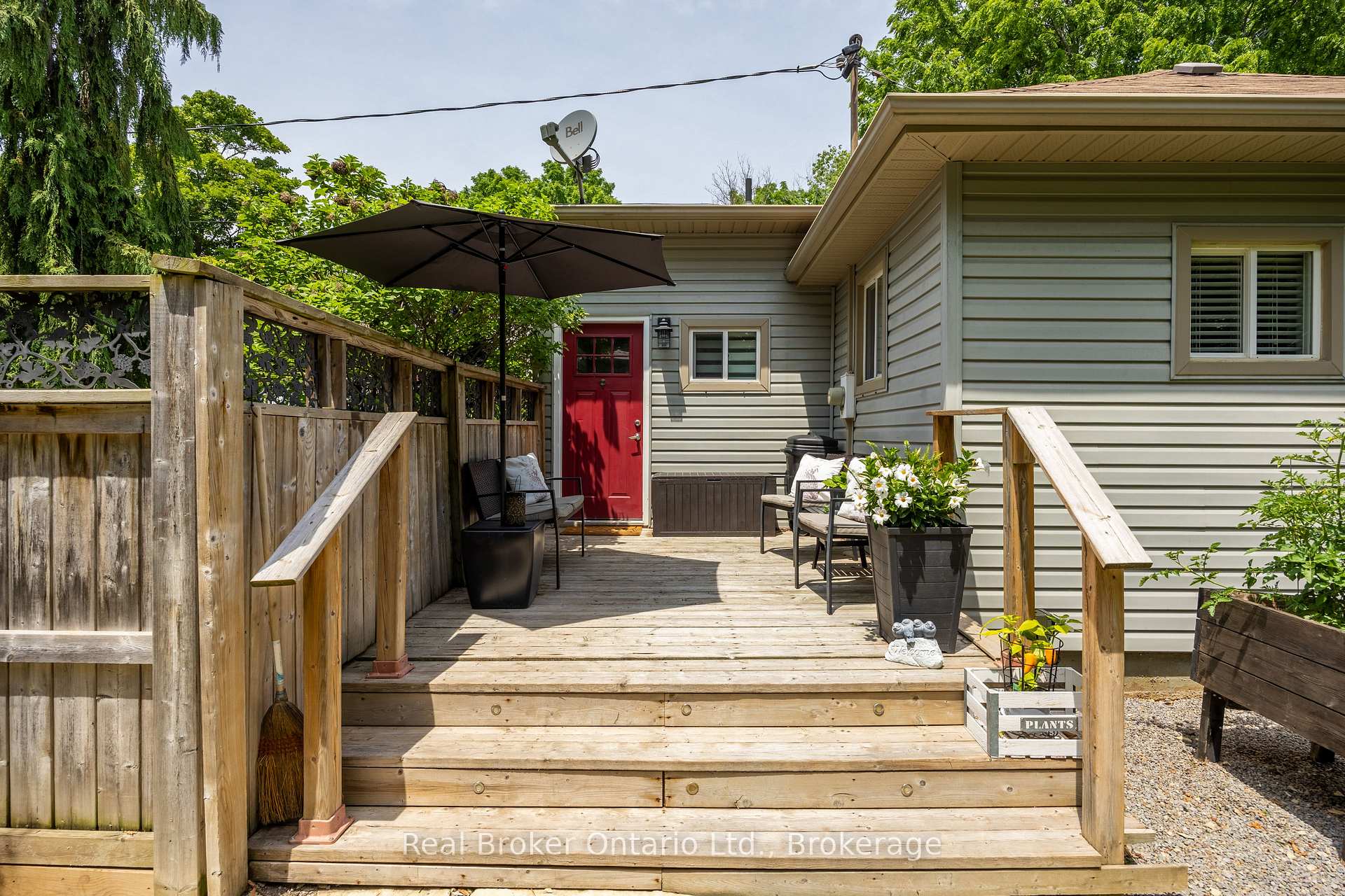 Photo 5 of 45 Centre Street, Clarington, Bowmanville — HOMEH