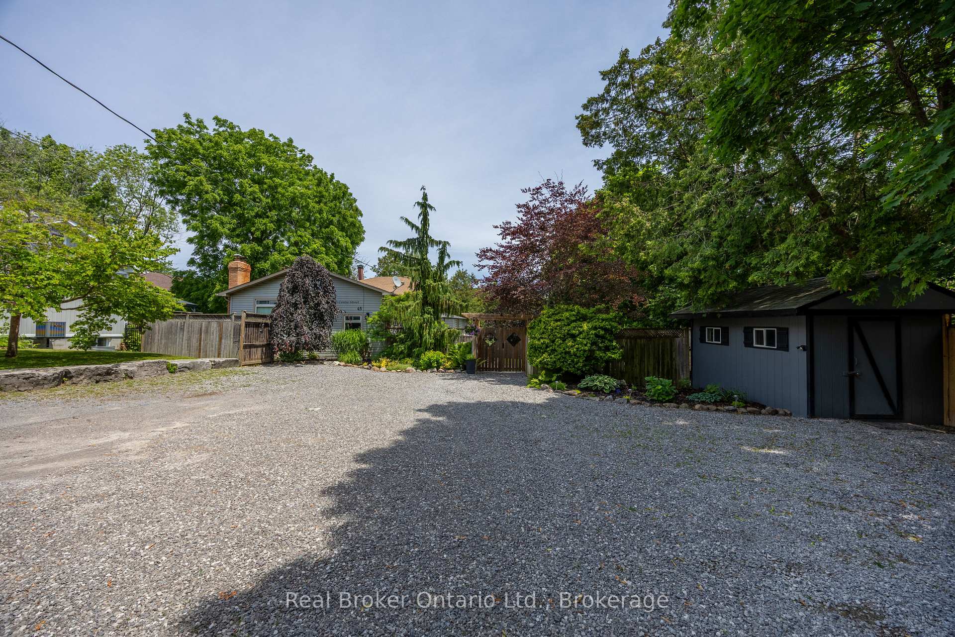 Photo 7 of 45 Centre Street, Clarington, Bowmanville — HOMEH