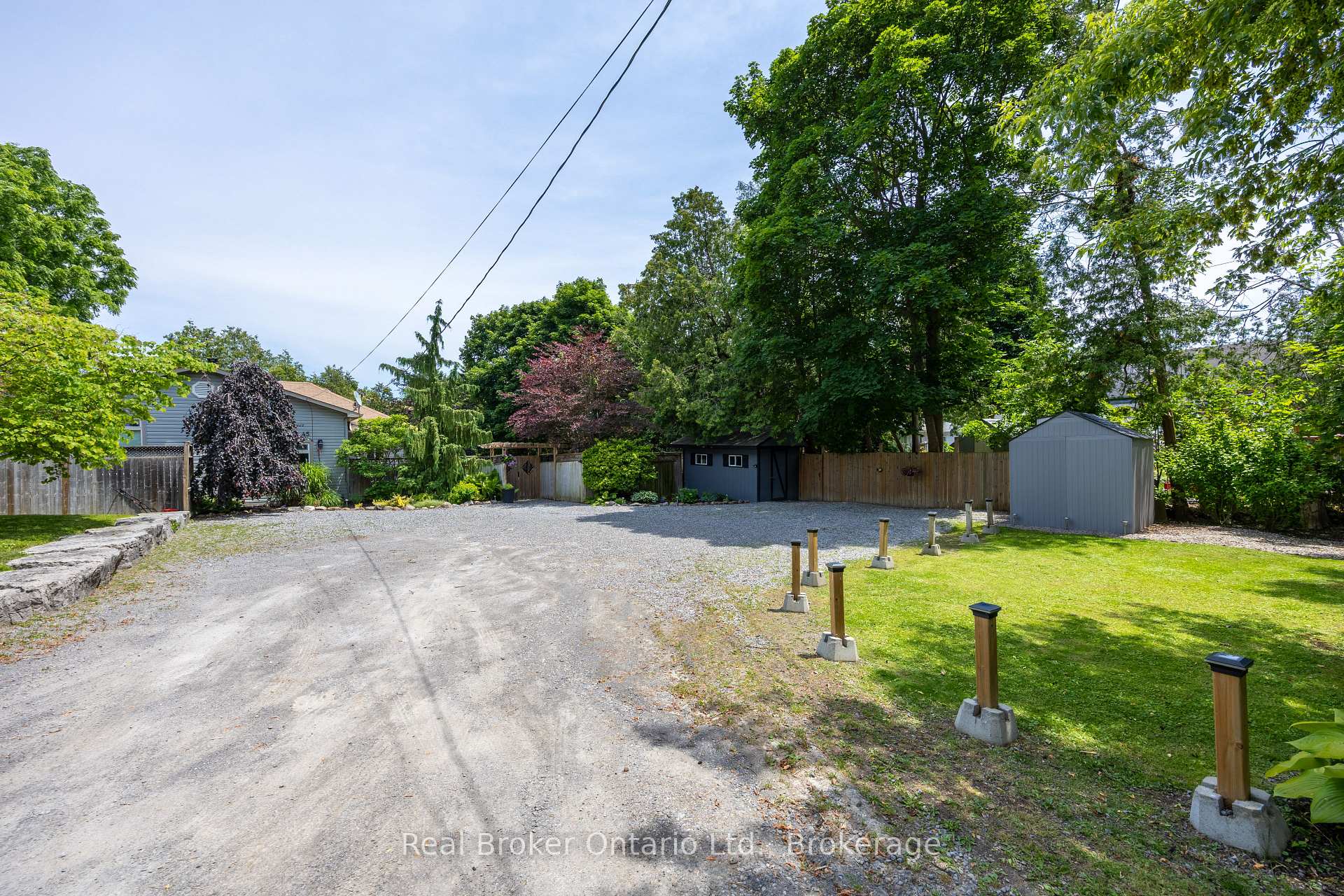 Photo 8 of 45 Centre Street, Clarington, Bowmanville — HOMEH