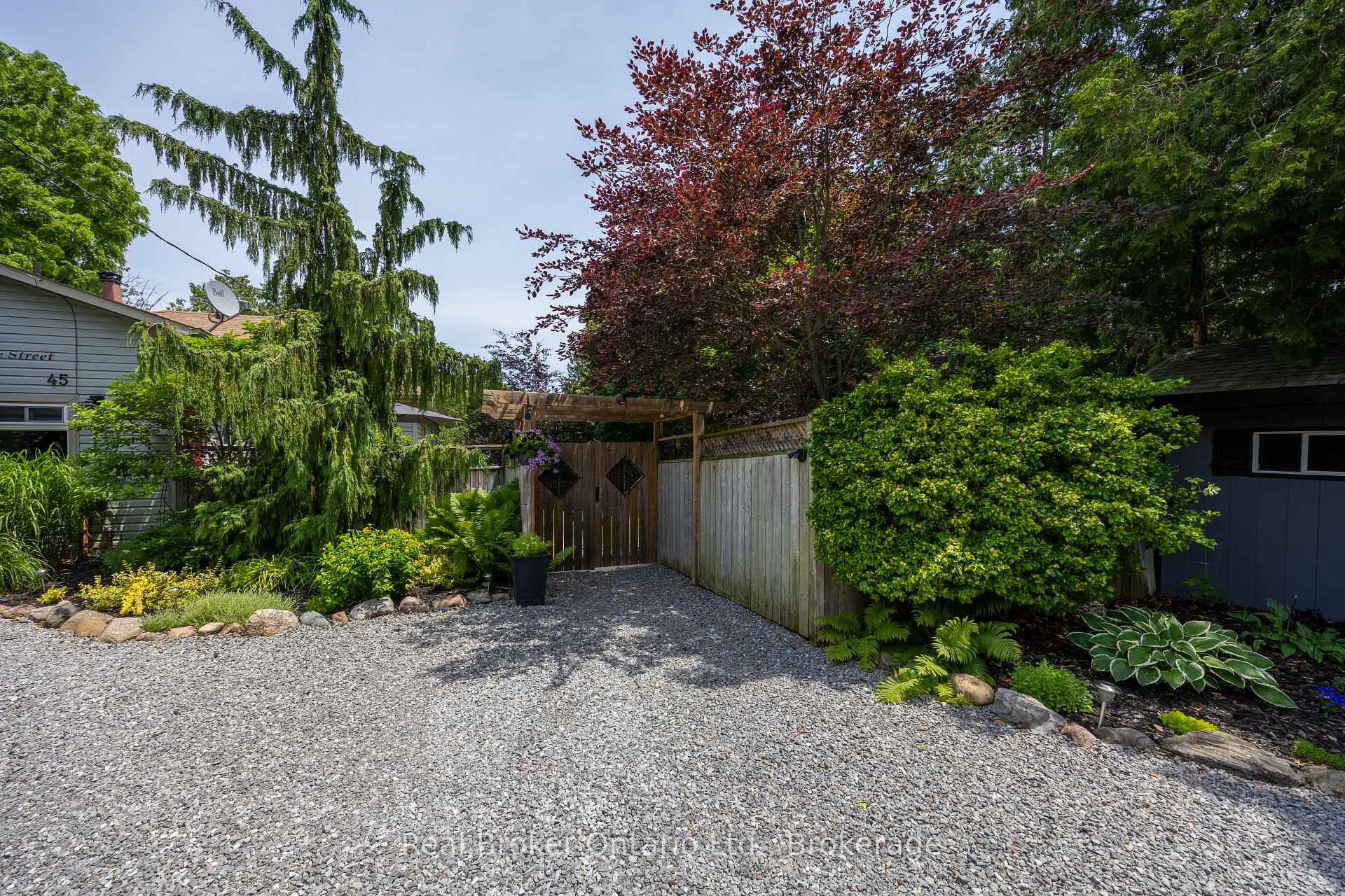 Photo 9 of 45 Centre Street, Clarington, Bowmanville — HOMEH