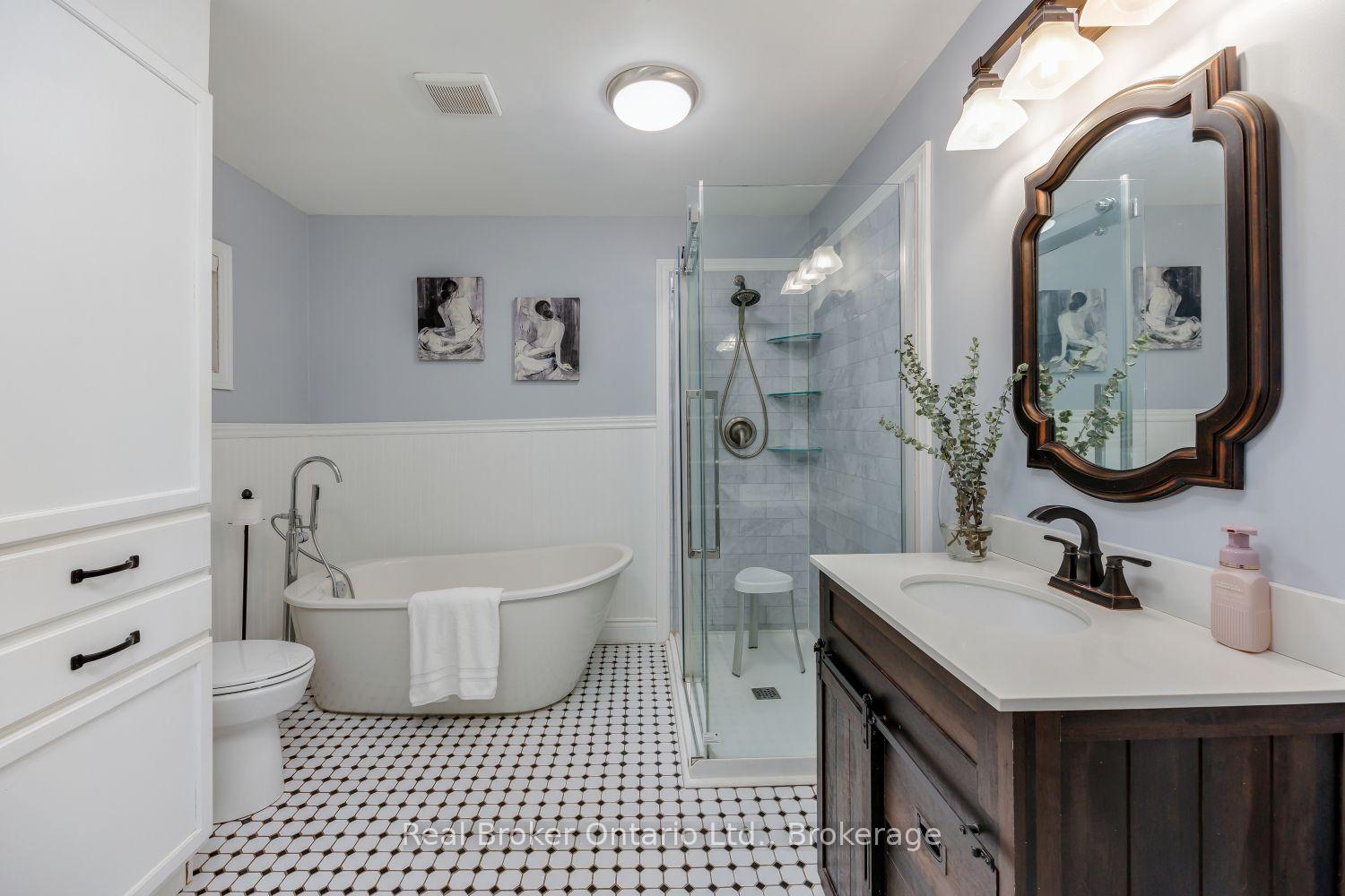 Photo 29 of 45 Centre Street, Clarington, Bowmanville — HOMEH