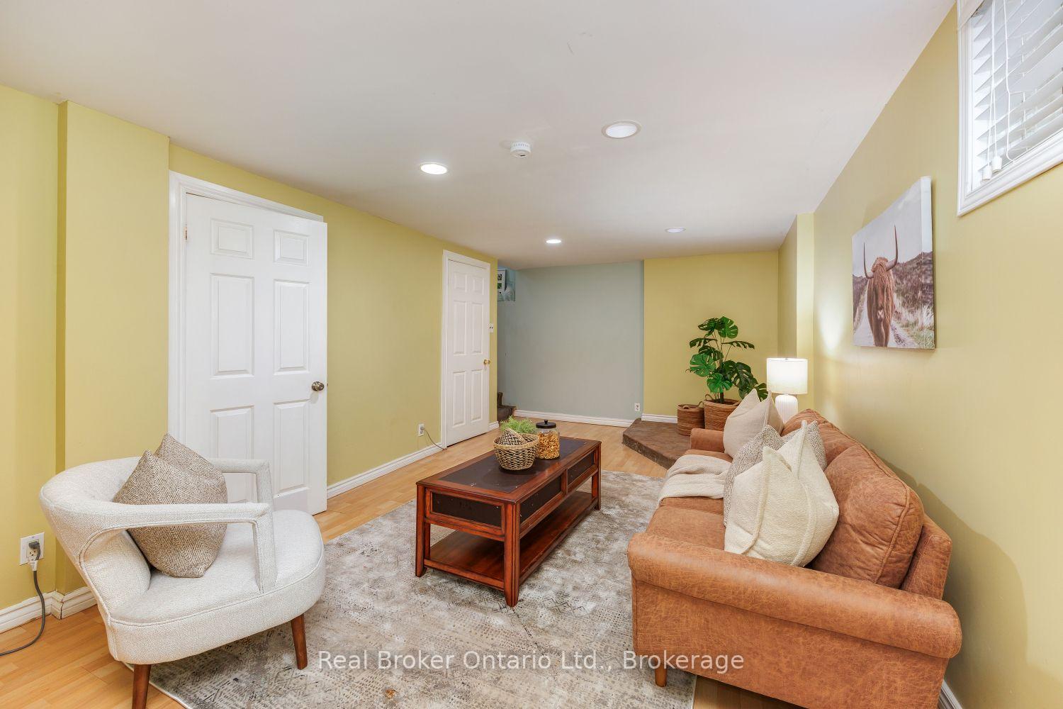 Photo 32 of 45 Centre Street, Clarington, Bowmanville — HOMEH