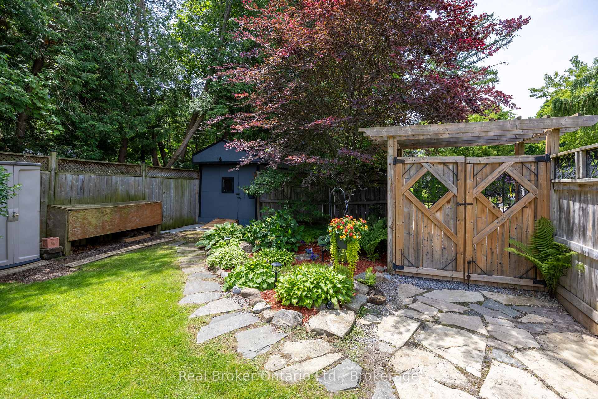 Photo 34 of 45 Centre Street, Clarington, Bowmanville — HOMEH