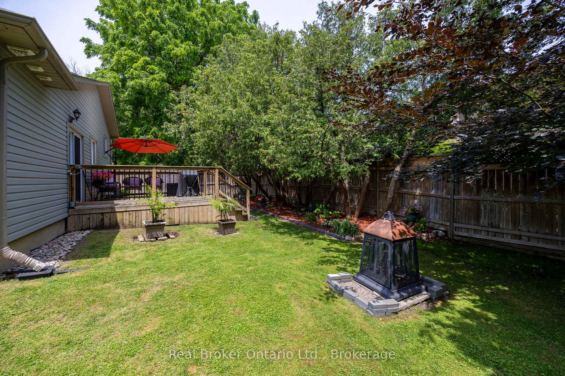 Photo 37 of 45 Centre Street, Clarington, Bowmanville — HOMEH