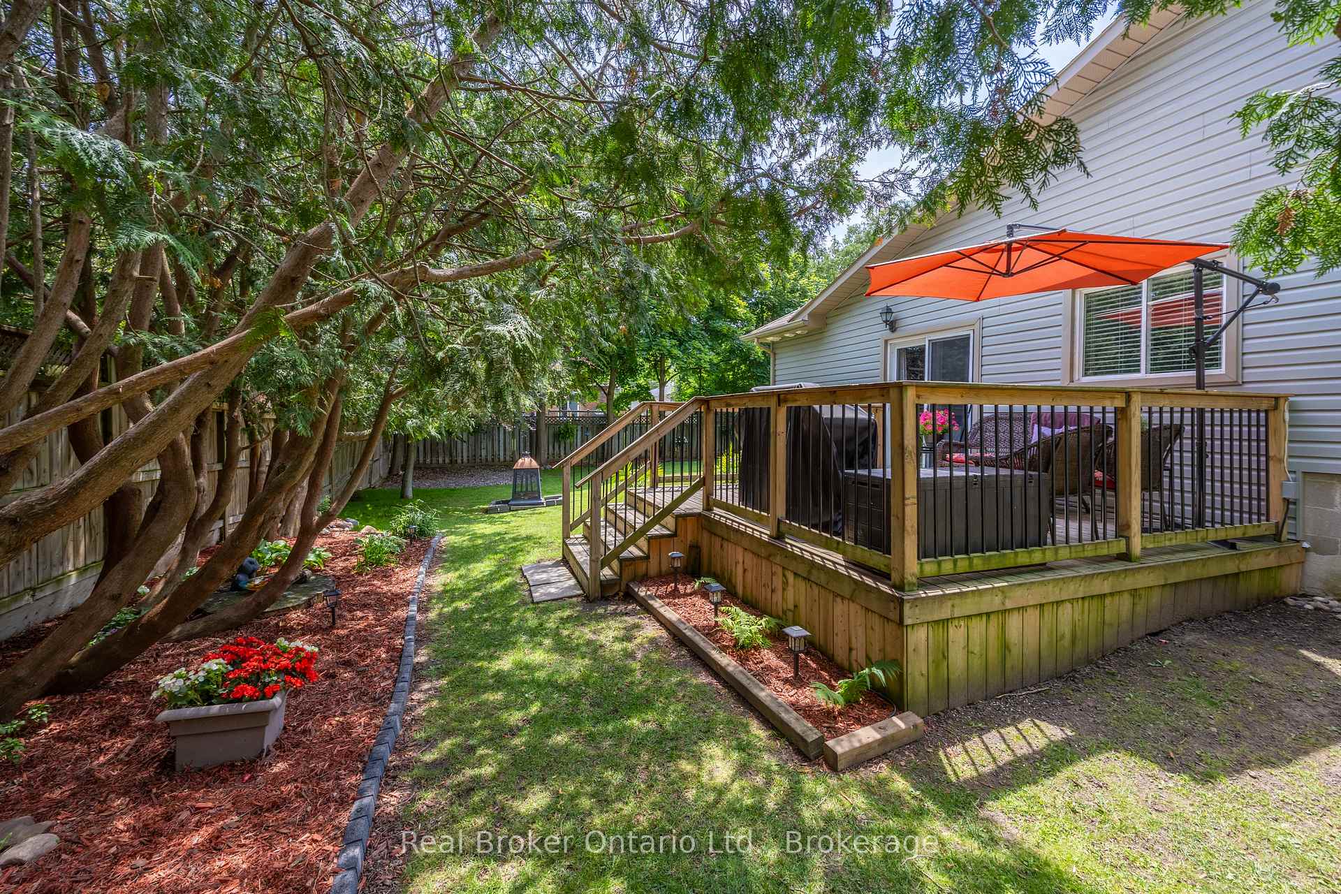 Photo 39 of 45 Centre Street, Clarington, Bowmanville — HOMEH