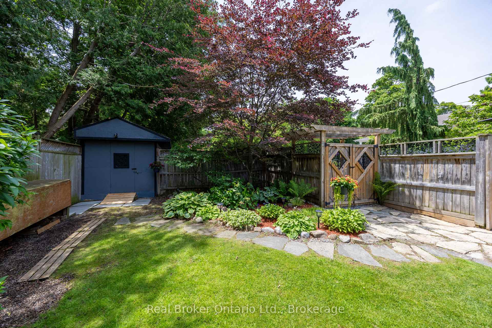 Photo 44 of 45 Centre Street, Clarington, Bowmanville — HOMEH
