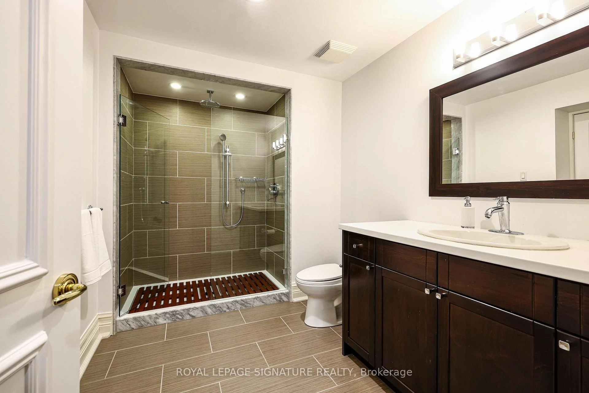Photo 54 of 6 Vernham Avenue, North York, St. Andrew-Windfields — HOMEH