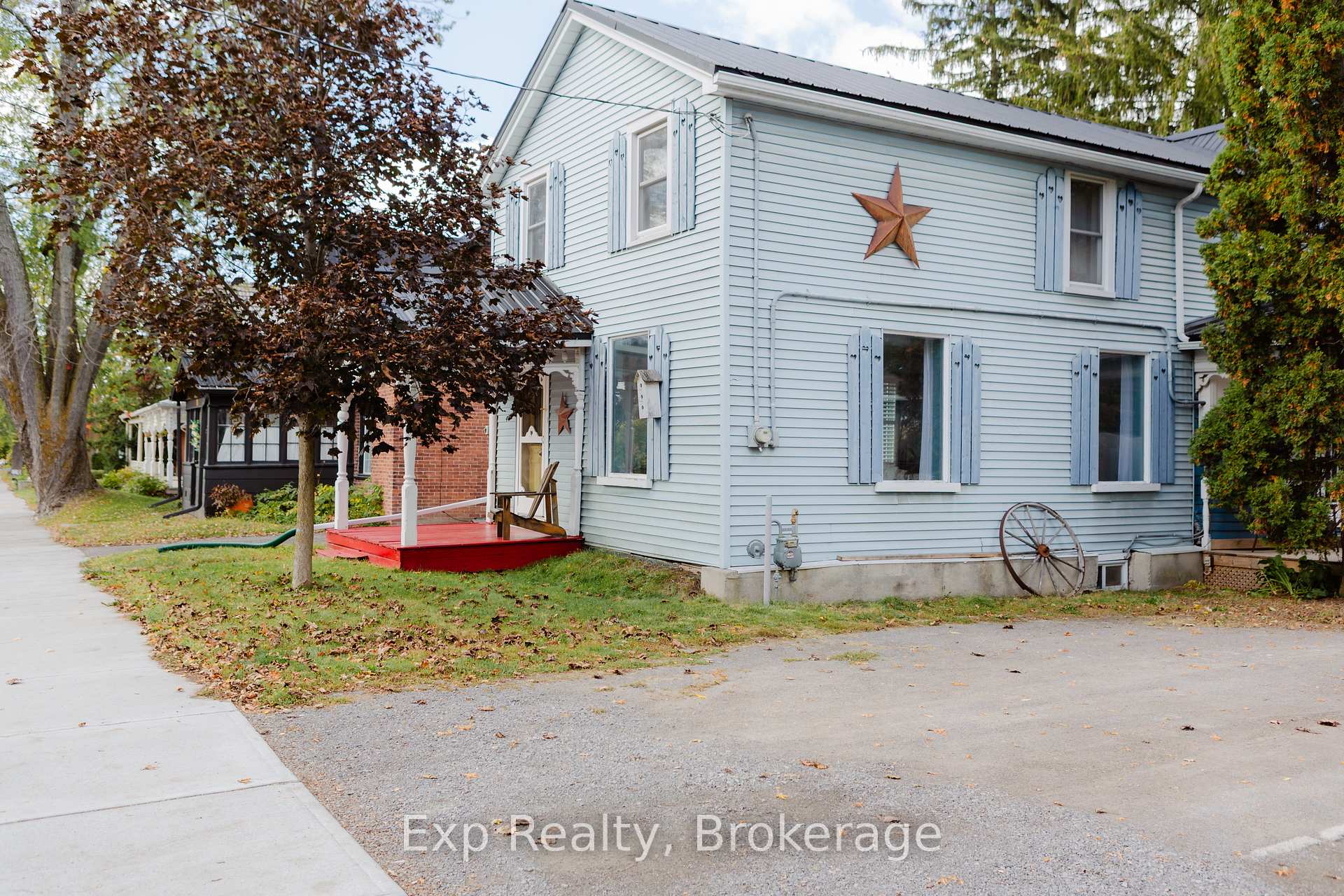 Photo 3 of 112 Front Street W, Stirling-Rawdon, Stirling Ward — HOMEH
