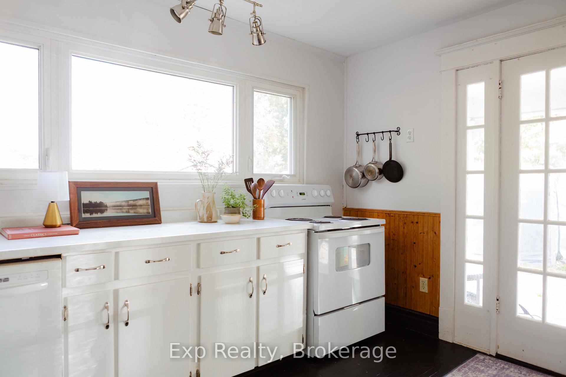 Photo 7 of 112 Front Street W, Stirling-Rawdon, Stirling Ward — HOMEH