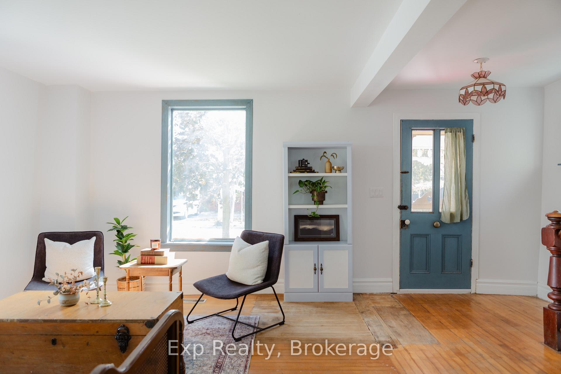 Photo 15 of 112 Front Street W, Stirling-Rawdon, Stirling Ward — HOMEH