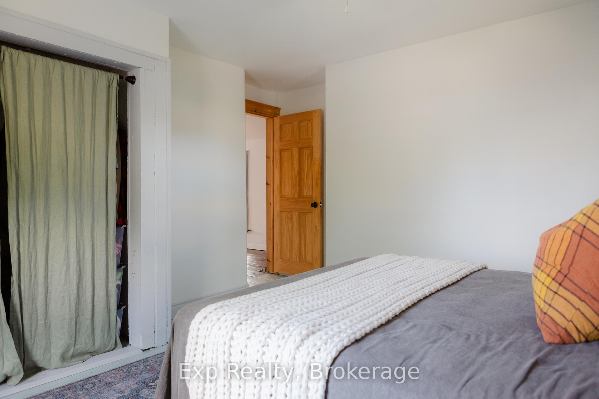 Photo 26 of 112 Front Street W, Stirling-Rawdon, Stirling Ward — HOMEH