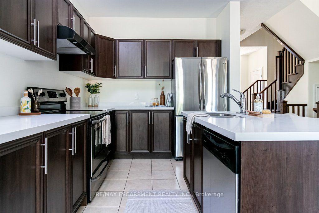 Photo 8 of 159 Highgate Heights, Hamilton, Stoney Creek Mountain — HOMEH
