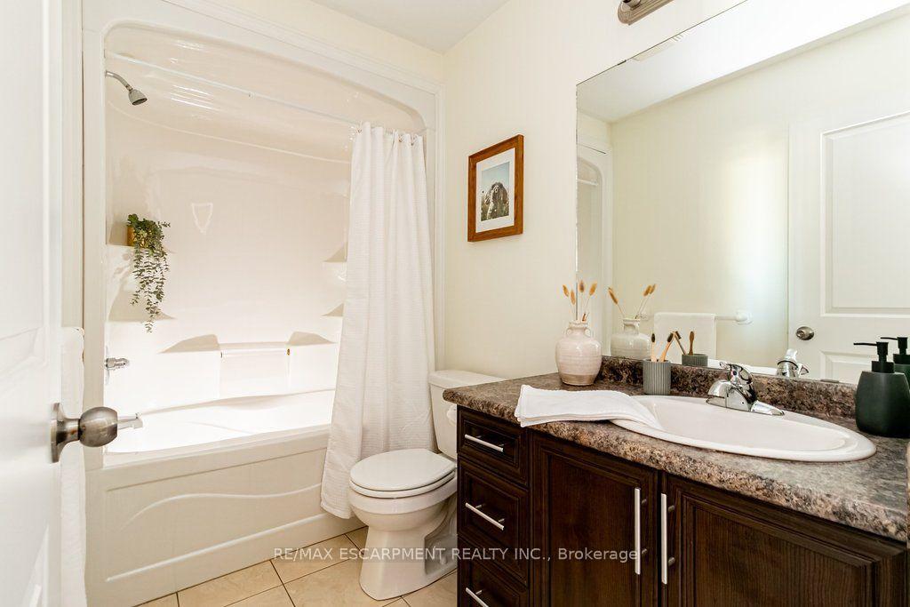 Photo 24 of 159 Highgate Heights, Hamilton, Stoney Creek Mountain — HOMEH