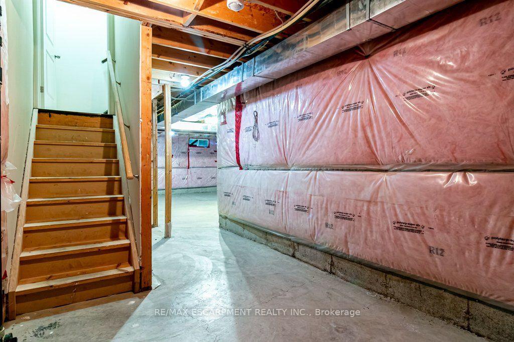 Photo 25 of 159 Highgate Heights, Hamilton, Stoney Creek Mountain — HOMEH