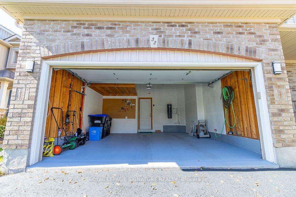 Photo 5 of 32 Davis Street, Collingwood — HOMEH