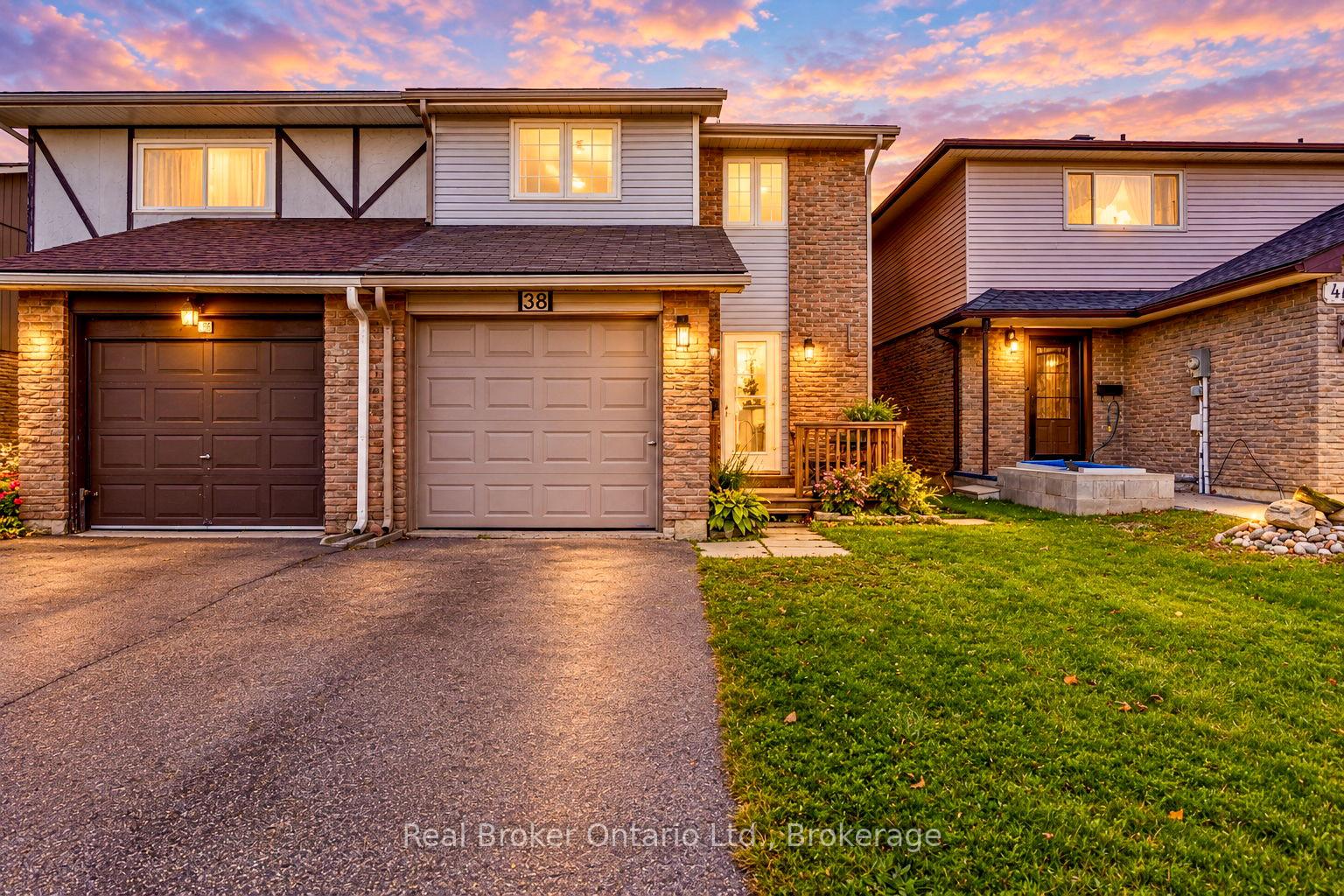 Photo 2 of 38 Christie Crescent, Barrie, Letitia Heights — HOMEH