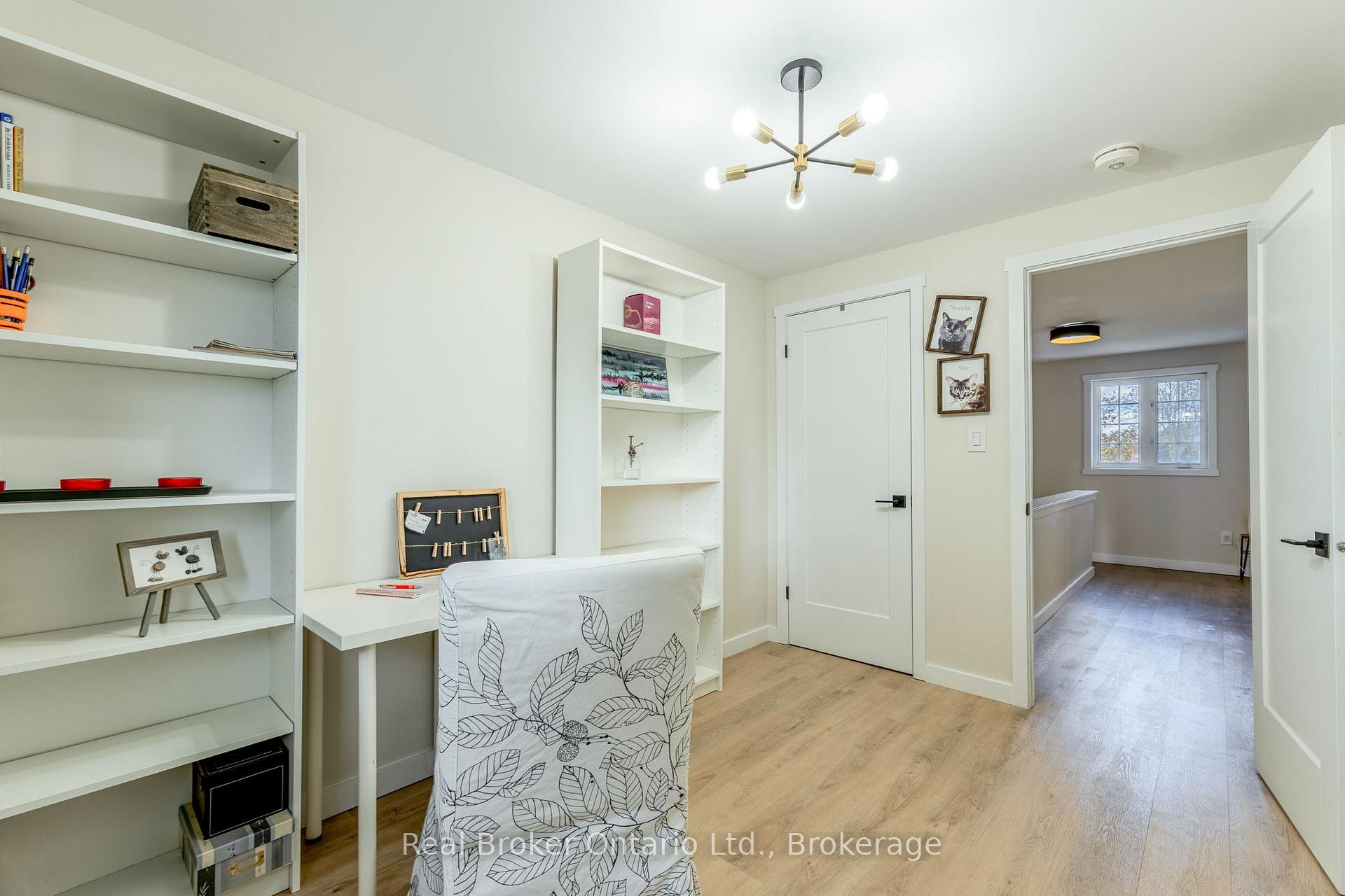 Photo 13 of 38 Christie Crescent, Barrie, Letitia Heights — HOMEH