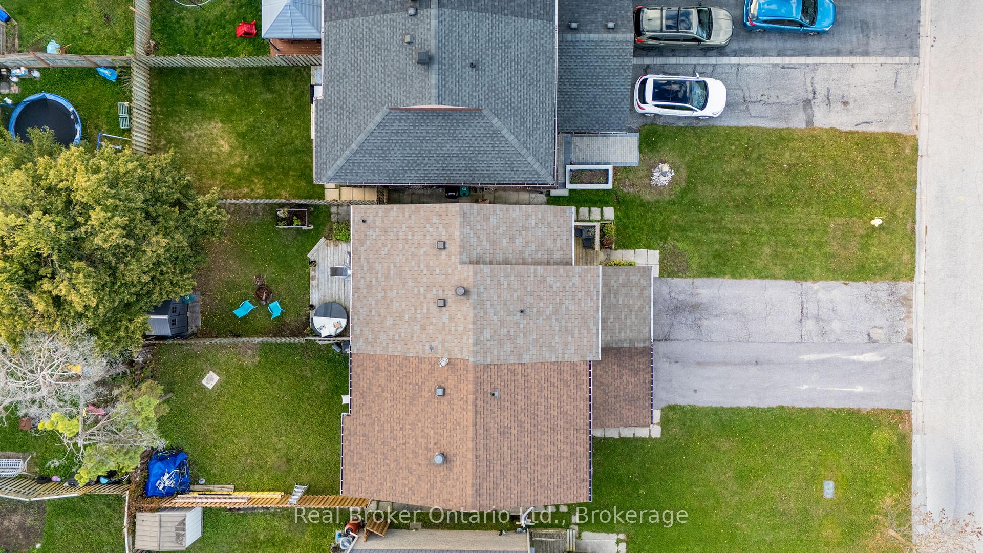 Photo 18 of 38 Christie Crescent, Barrie, Letitia Heights — HOMEH