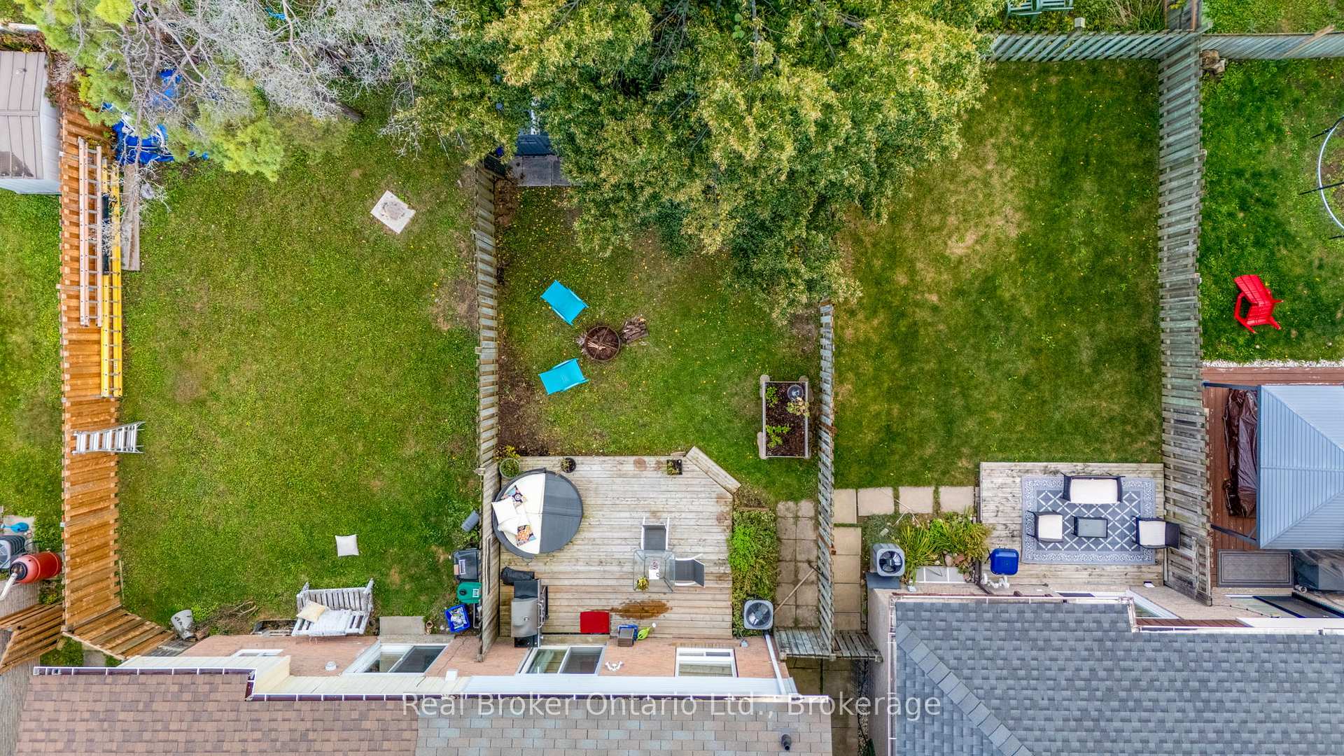 Photo 19 of 38 Christie Crescent, Barrie, Letitia Heights — HOMEH