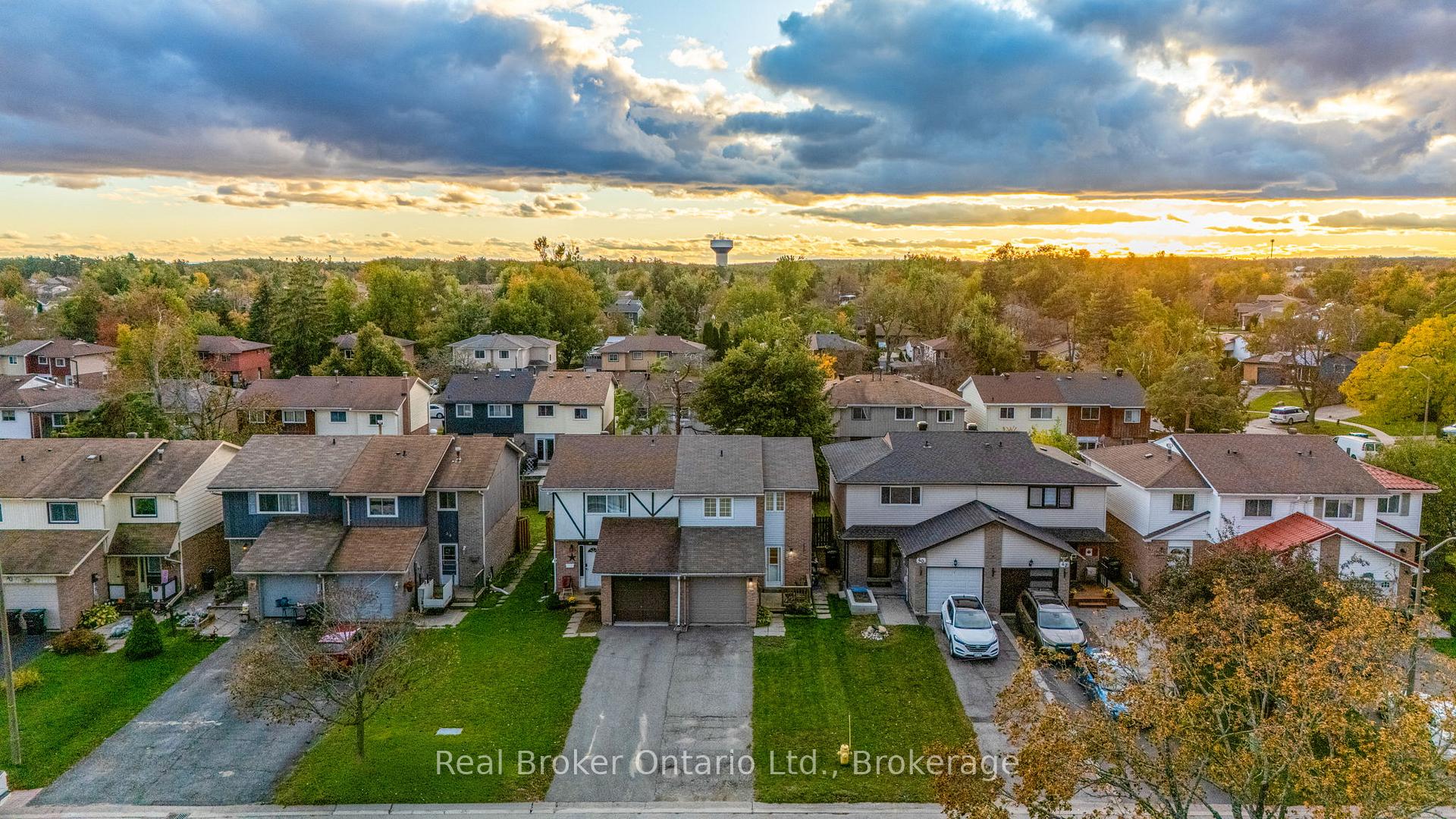 Photo 23 of 38 Christie Crescent, Barrie, Letitia Heights — HOMEH