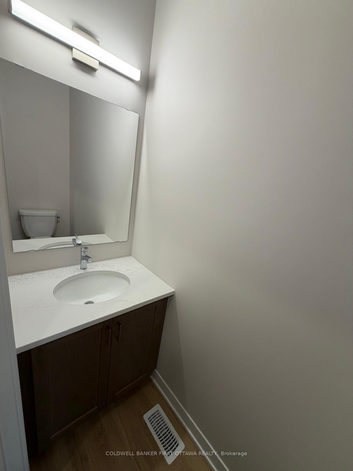 Photo 13 of 330 Stargrass Private, Ottawa, Barrhaven - Heritage Park — HOMEH