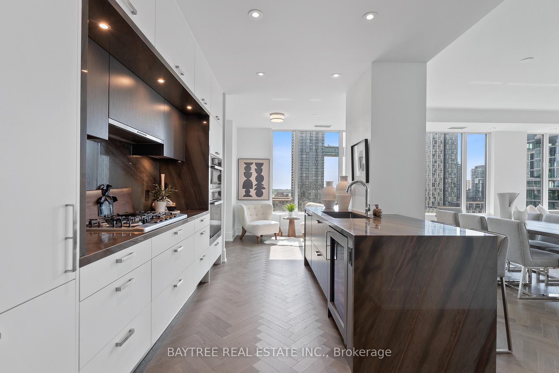 Photo of Unit 1108, 455 Wellington Street W