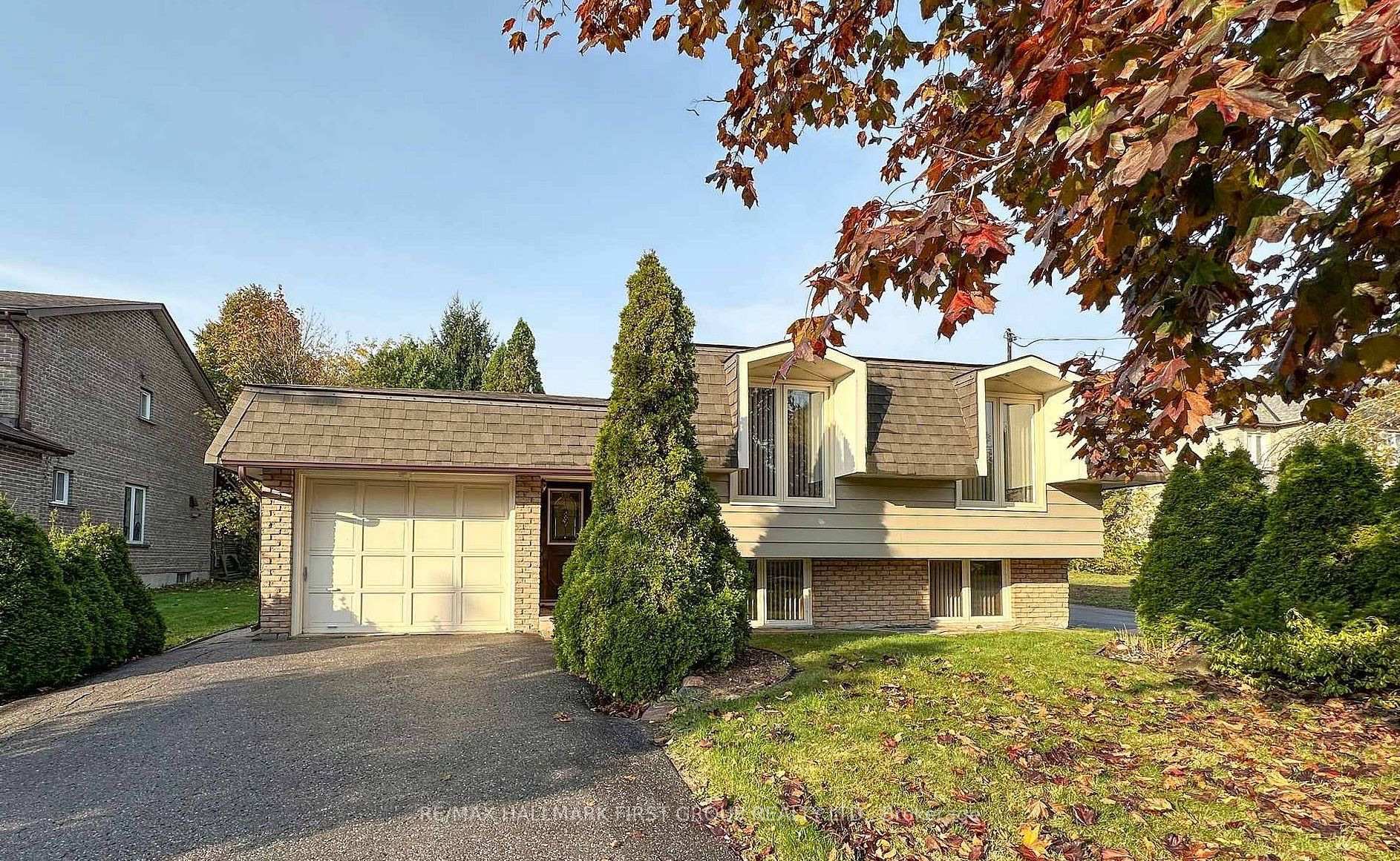 Photo of 1946 Spruce Hill Road