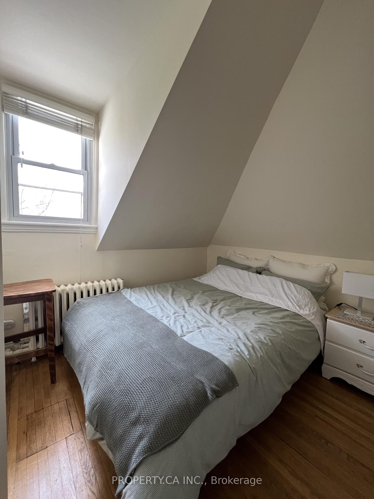 Photo 13 of 29 Lippincott Street, Toronto, Kensington-Chinatown — HOMEH