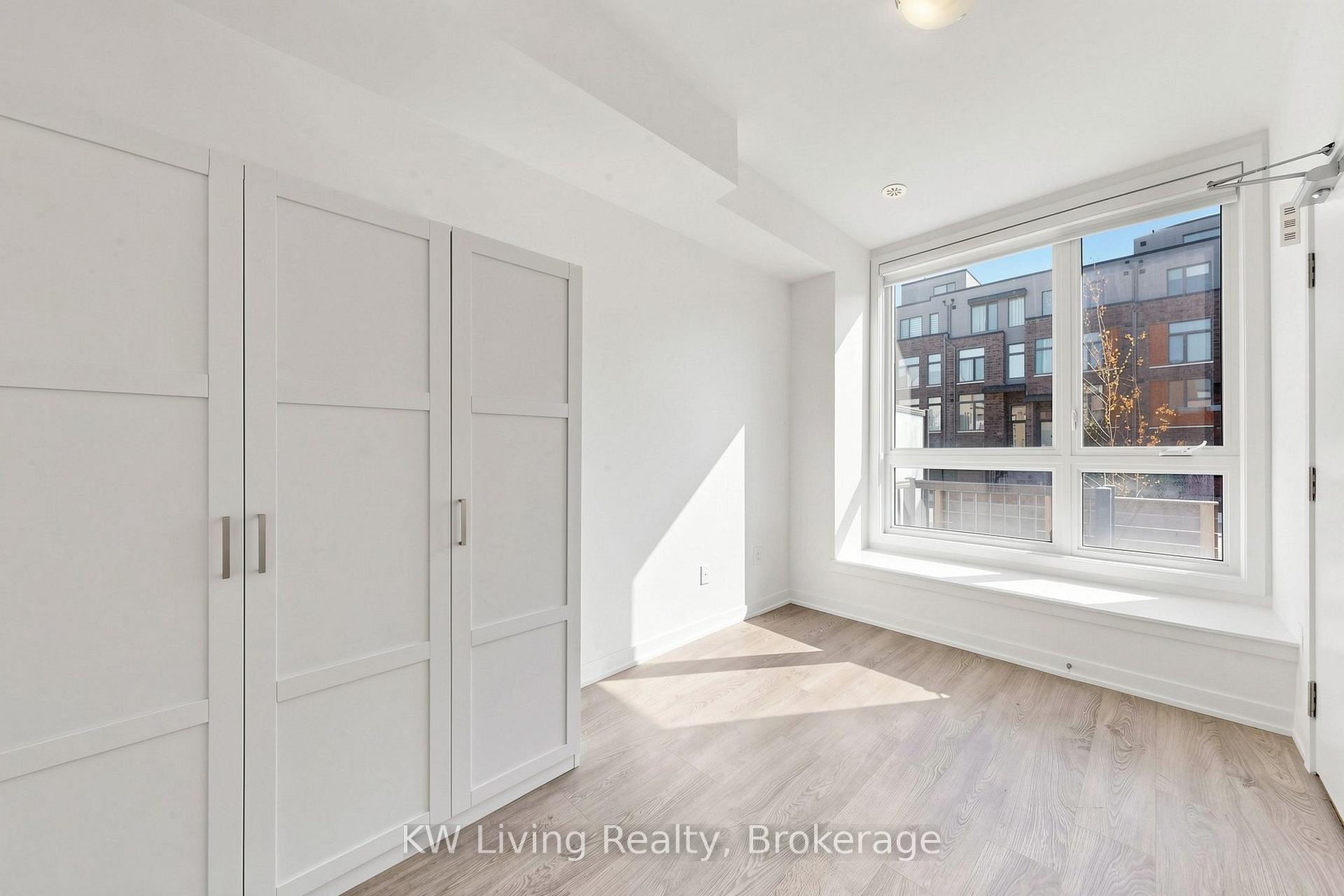 Photo 3 of Unit Upper, 106 Green Gardens Boulevard, Toronto, Englemount-Lawrence — HOMEH