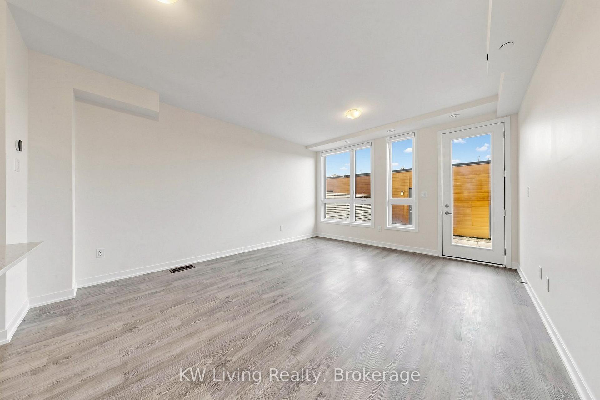 Photo 5 of Unit Upper, 106 Green Gardens Boulevard, Toronto, Englemount-Lawrence — HOMEH