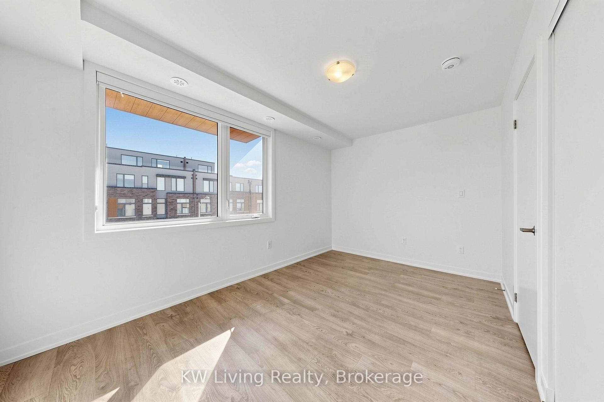 Photo 6 of Unit Upper, 106 Green Gardens Boulevard, Toronto, Englemount-Lawrence — HOMEH
