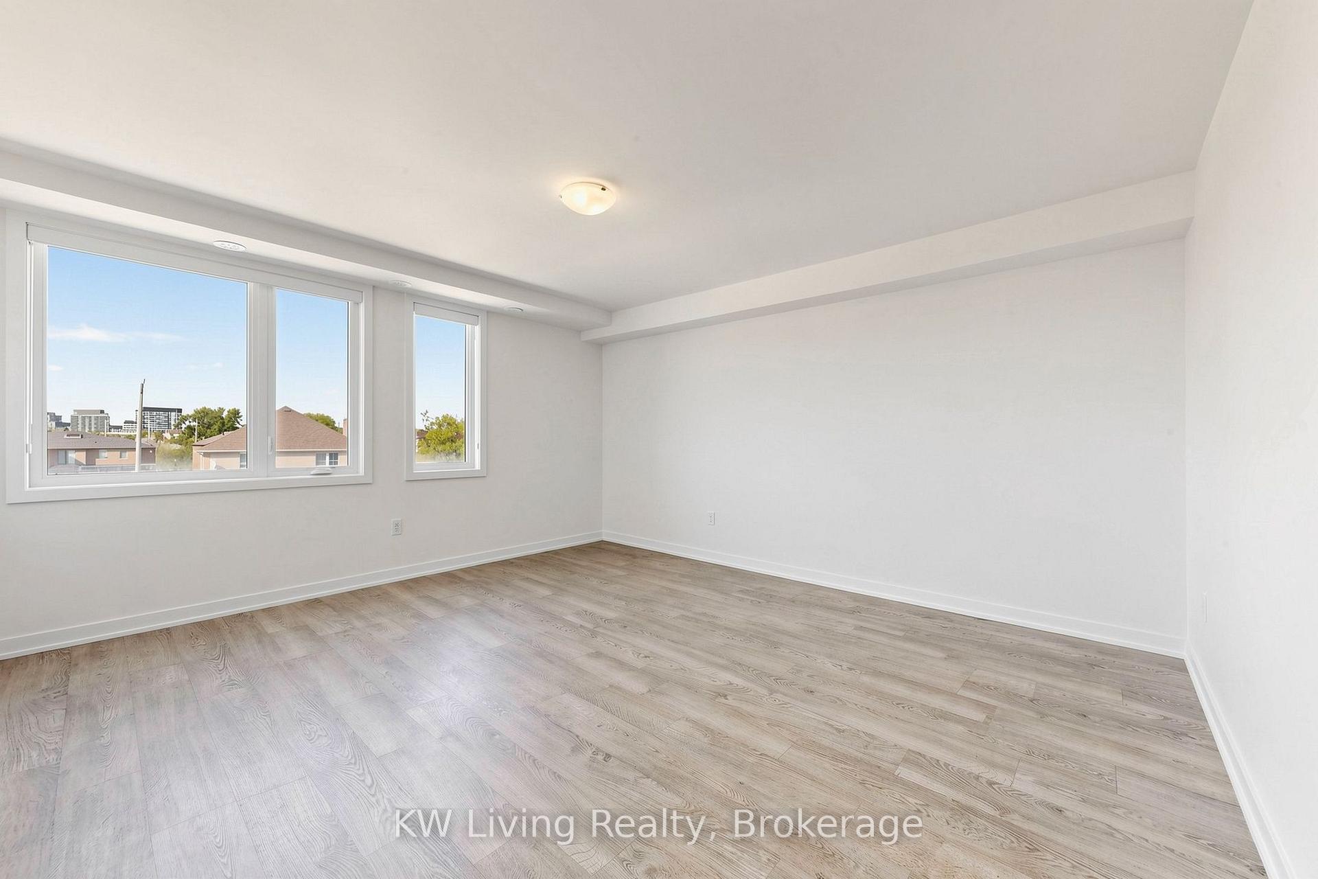 Photo 8 of Unit Upper, 106 Green Gardens Boulevard, Toronto, Englemount-Lawrence — HOMEH