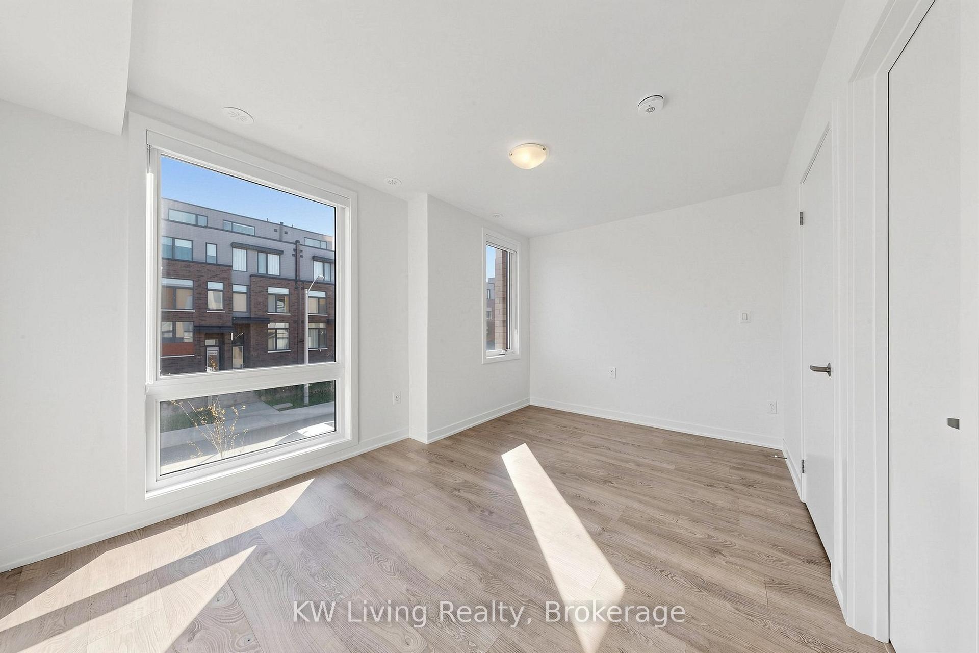 Photo 9 of Unit Upper, 106 Green Gardens Boulevard, Toronto, Englemount-Lawrence — HOMEH
