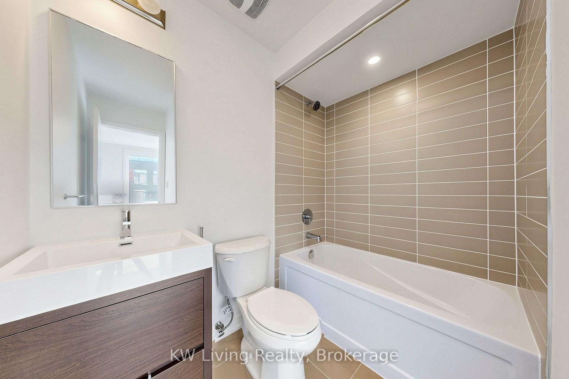 Photo 10 of Unit Upper, 106 Green Gardens Boulevard, Toronto, Englemount-Lawrence — HOMEH
