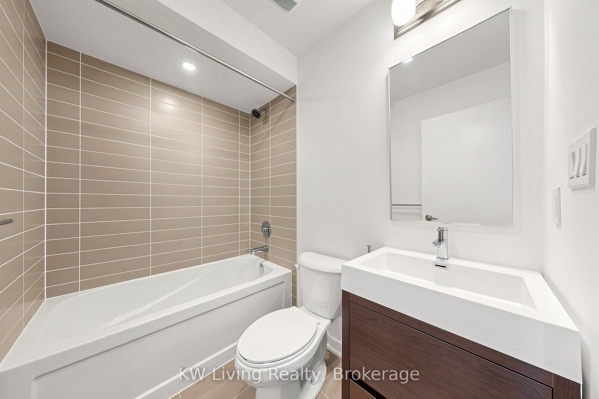 Photo 13 of Unit Upper, 106 Green Gardens Boulevard, Toronto, Englemount-Lawrence — HOMEH