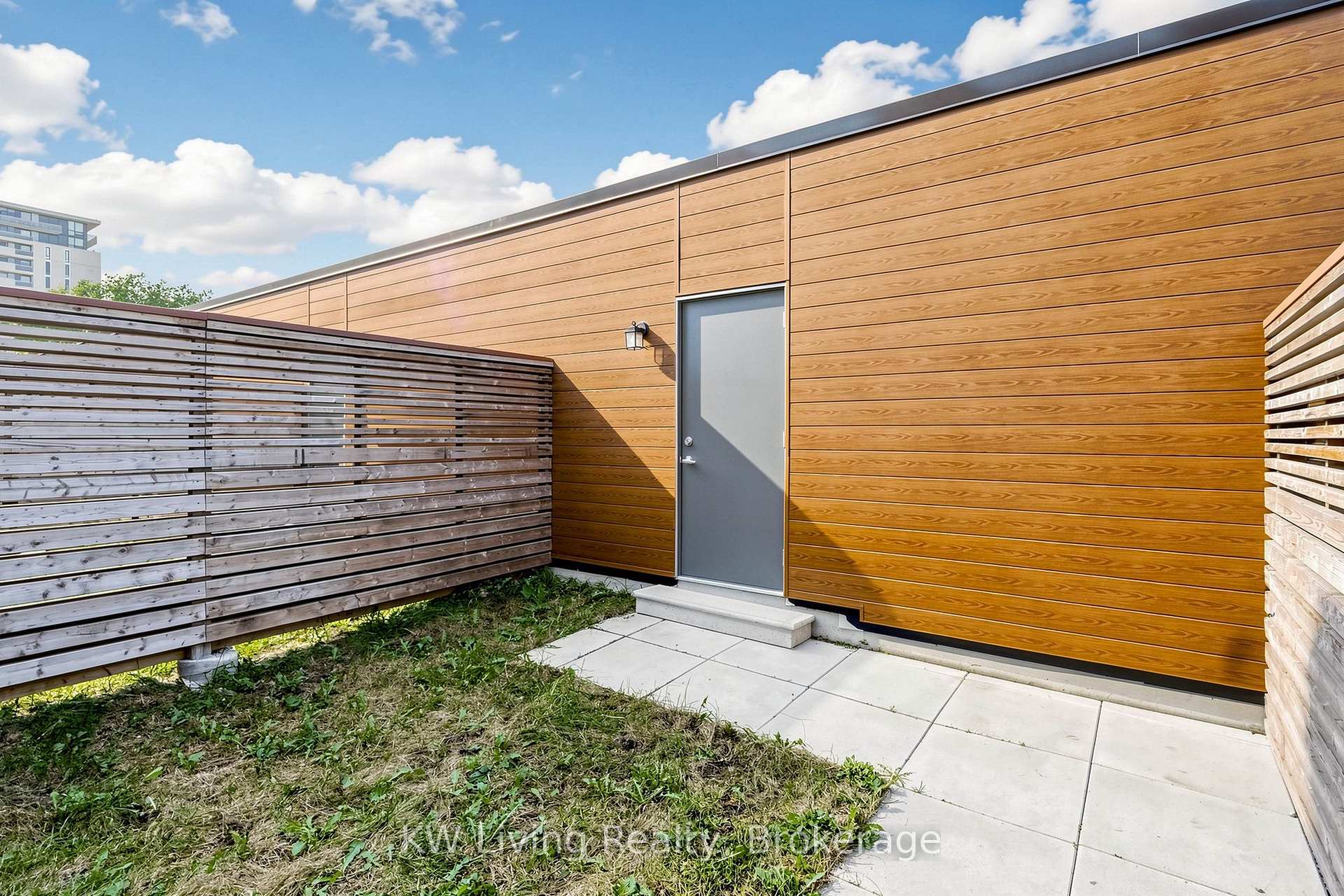 Photo 15 of Unit Upper, 106 Green Gardens Boulevard, Toronto, Englemount-Lawrence — HOMEH