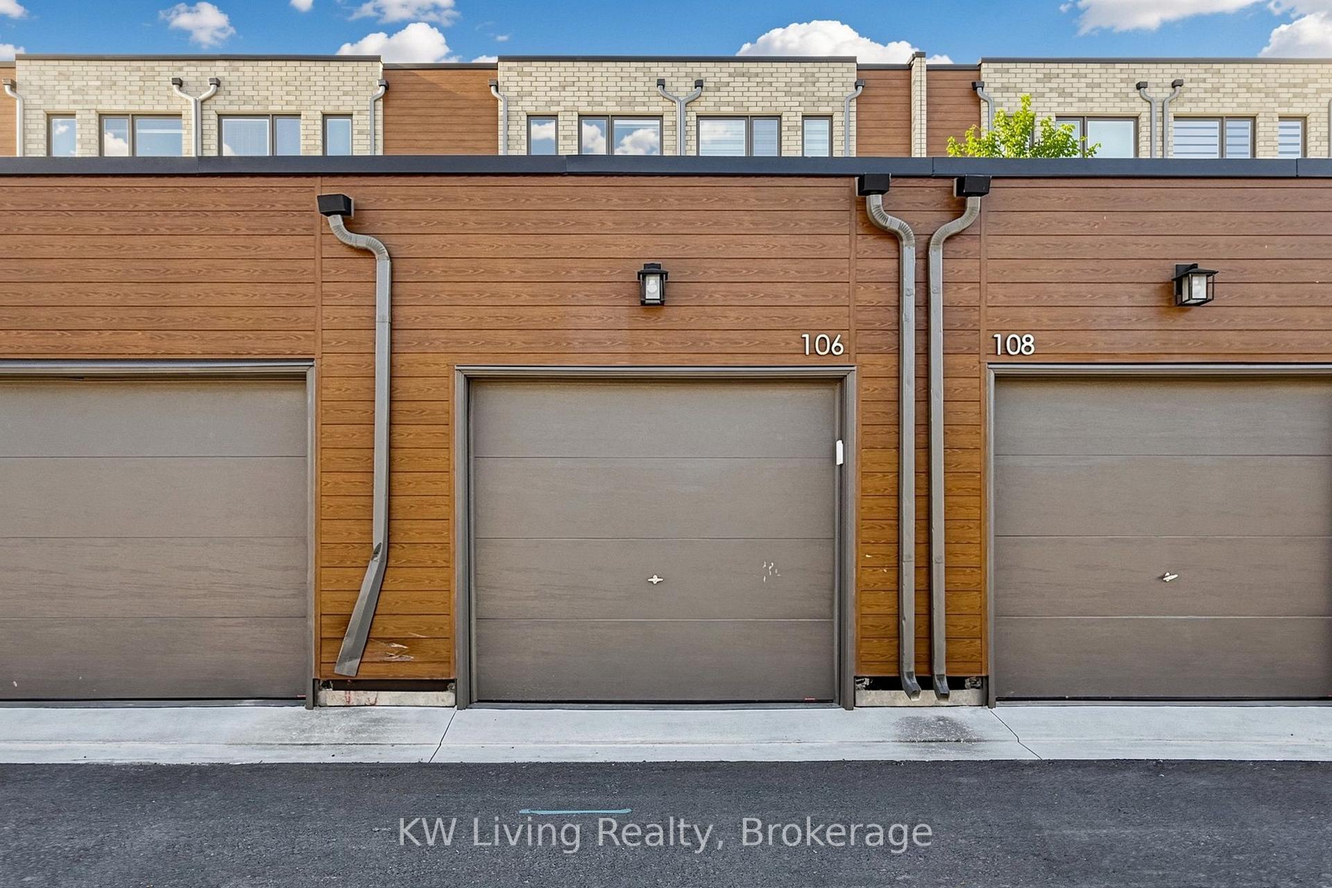 Photo 16 of Unit Upper, 106 Green Gardens Boulevard, Toronto, Englemount-Lawrence — HOMEH