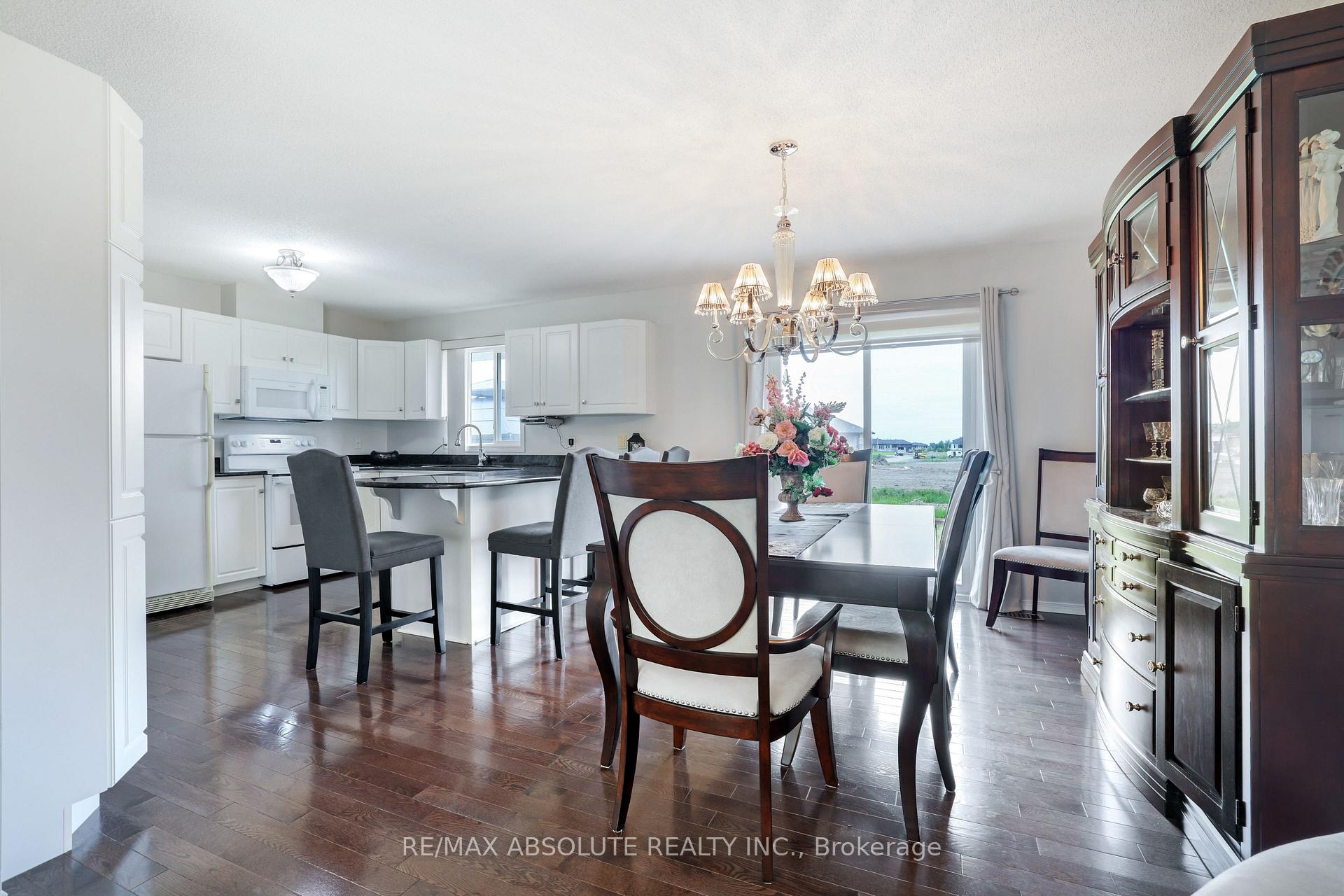 Photo 9 of 14 Riley Crescent, McNab/Braeside, Mcnab/Braeside Twps — HOMEH