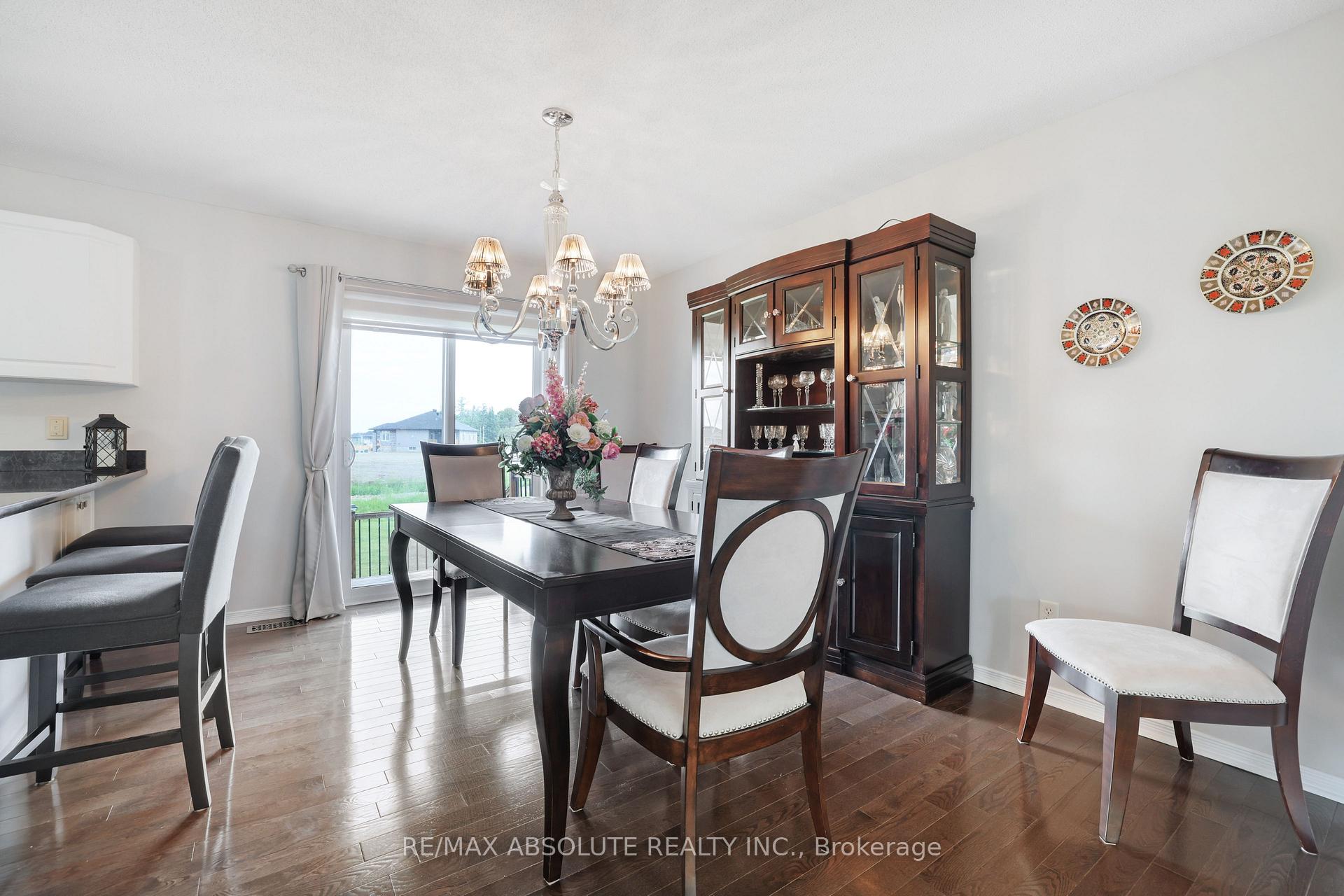 Photo 10 of 14 Riley Crescent, McNab/Braeside, Mcnab/Braeside Twps — HOMEH