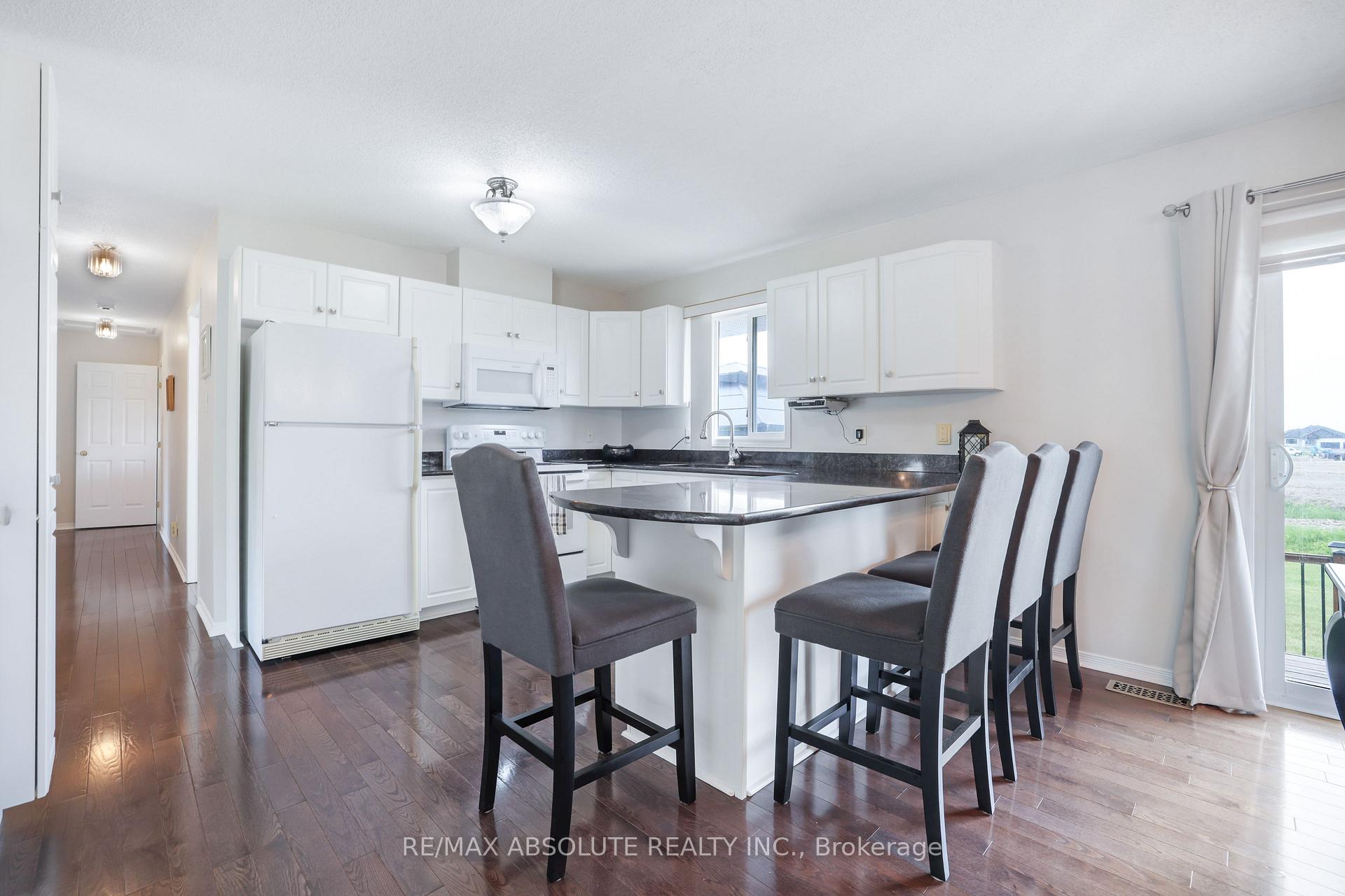 Photo 11 of 14 Riley Crescent, McNab/Braeside, Mcnab/Braeside Twps — HOMEH