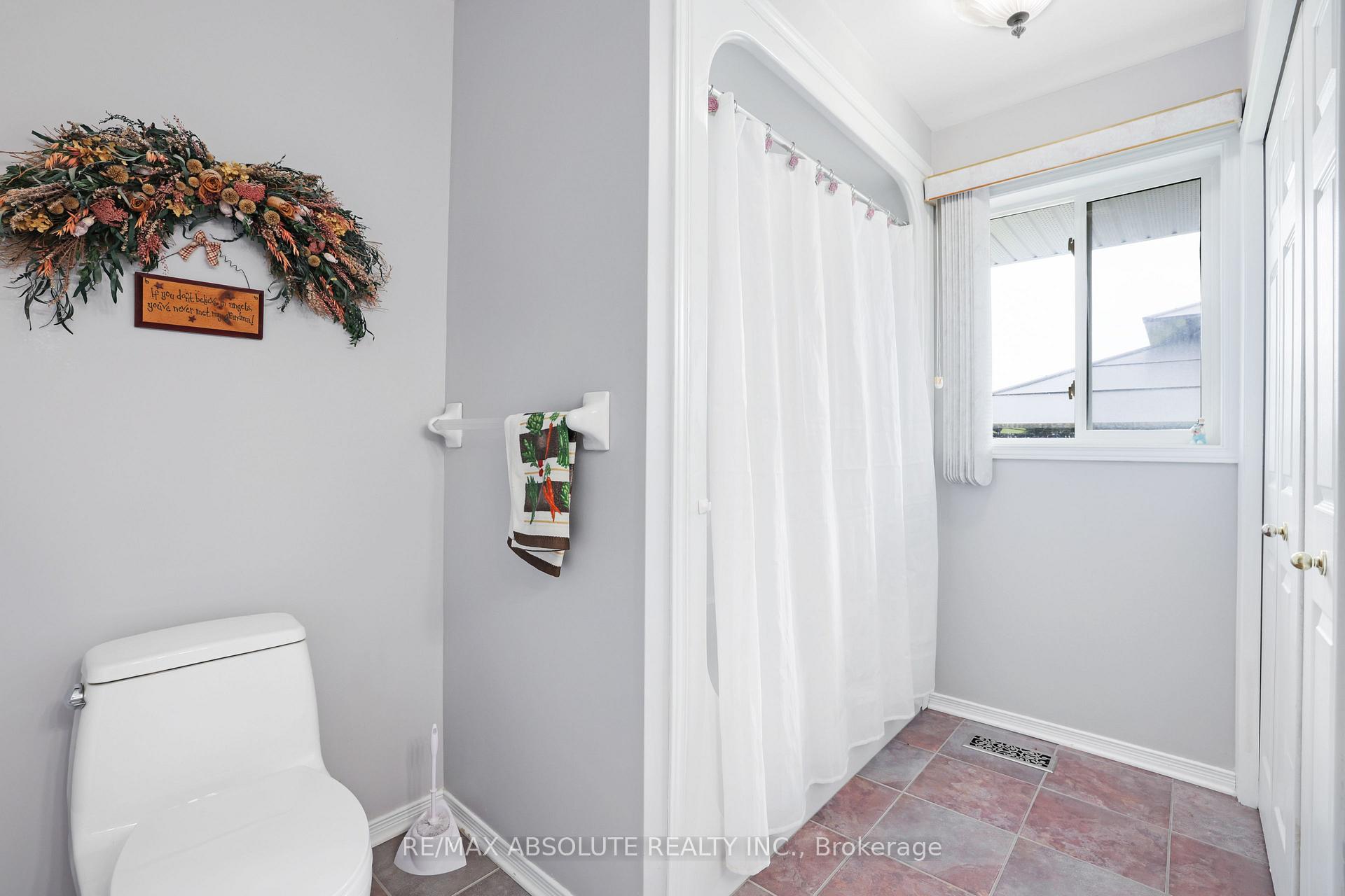 Photo 16 of 14 Riley Crescent, McNab/Braeside, Mcnab/Braeside Twps — HOMEH