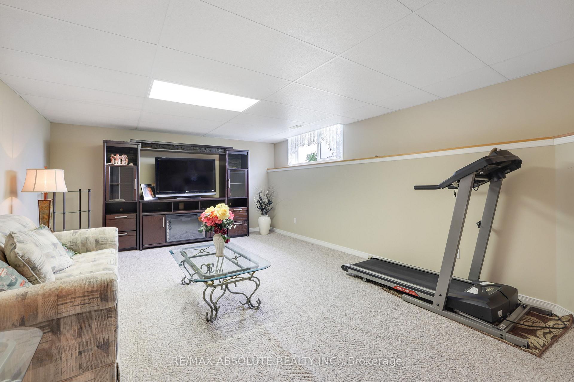 Photo 34 of 14 Riley Crescent, McNab/Braeside, Mcnab/Braeside Twps — HOMEH