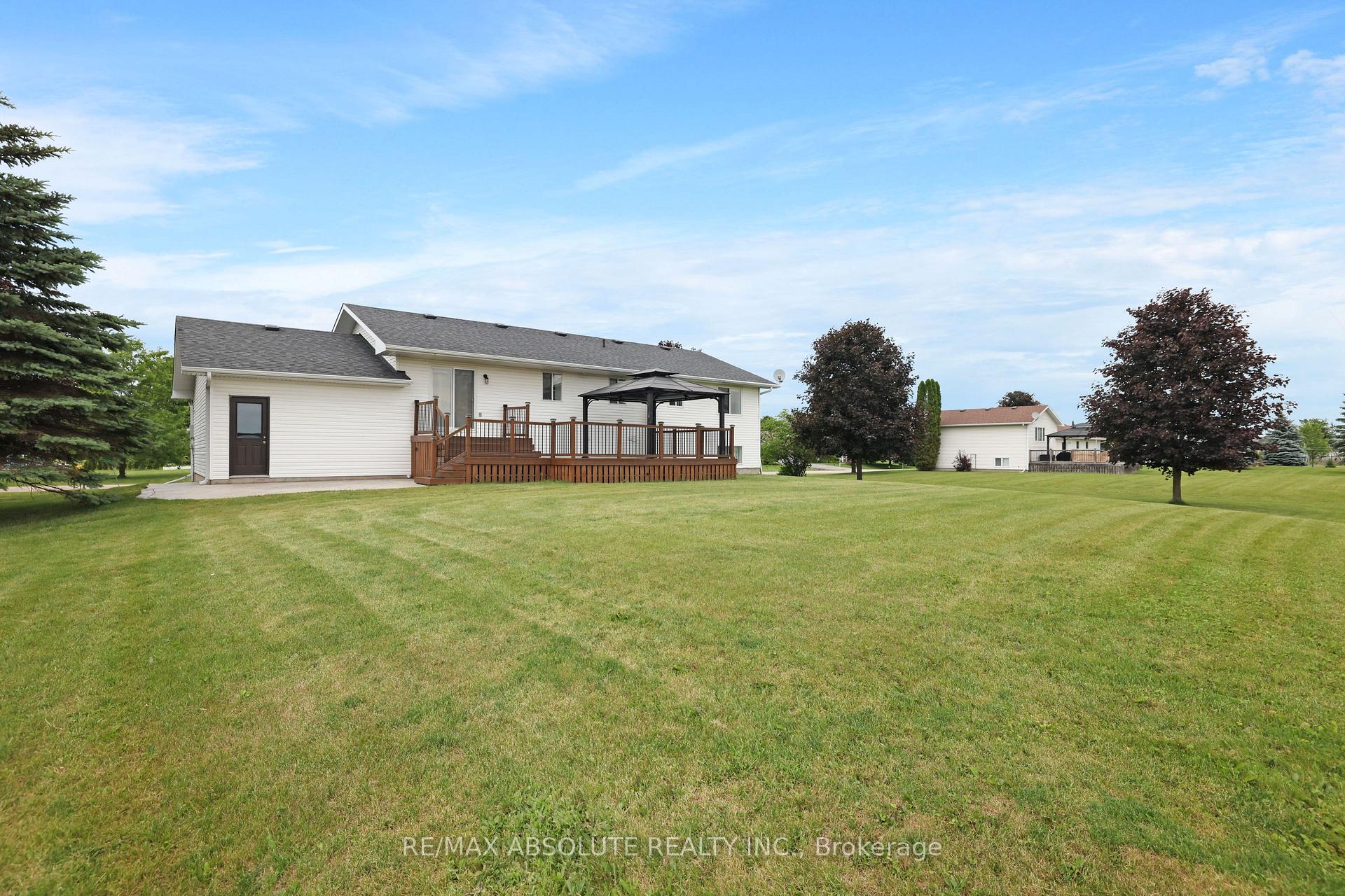 Photo 40 of 14 Riley Crescent, McNab/Braeside, Mcnab/Braeside Twps — HOMEH